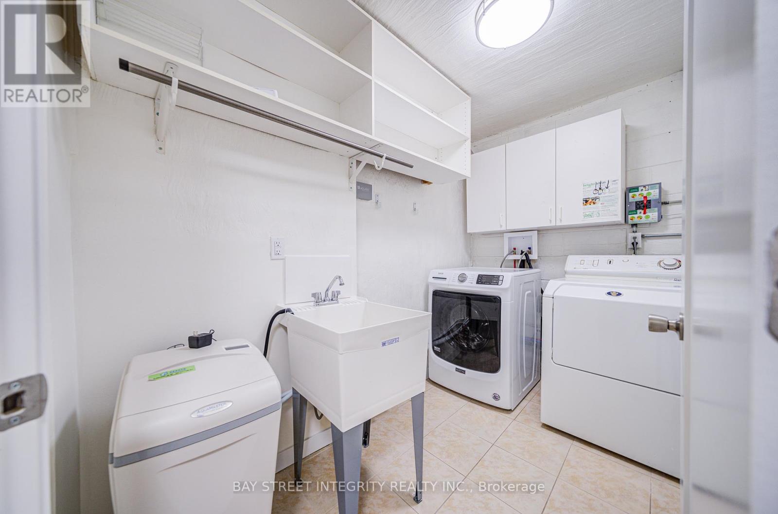 60 Foursome Crescent, Toronto, Ontario  M2P 1W3 - Photo 36 - C12082706