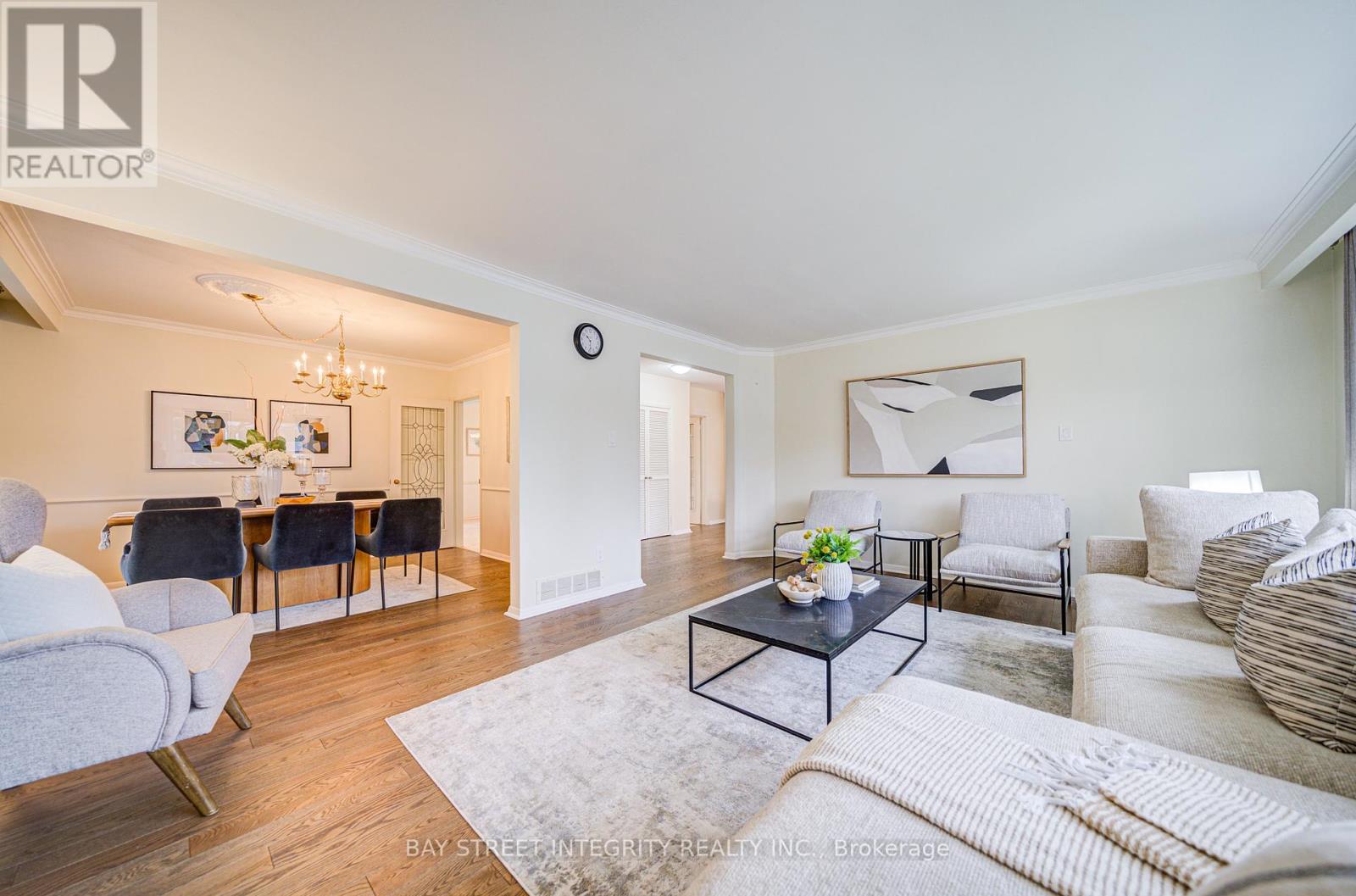 60 Foursome Crescent, Toronto, Ontario  M2P 1W3 - Photo 6 - C12082706