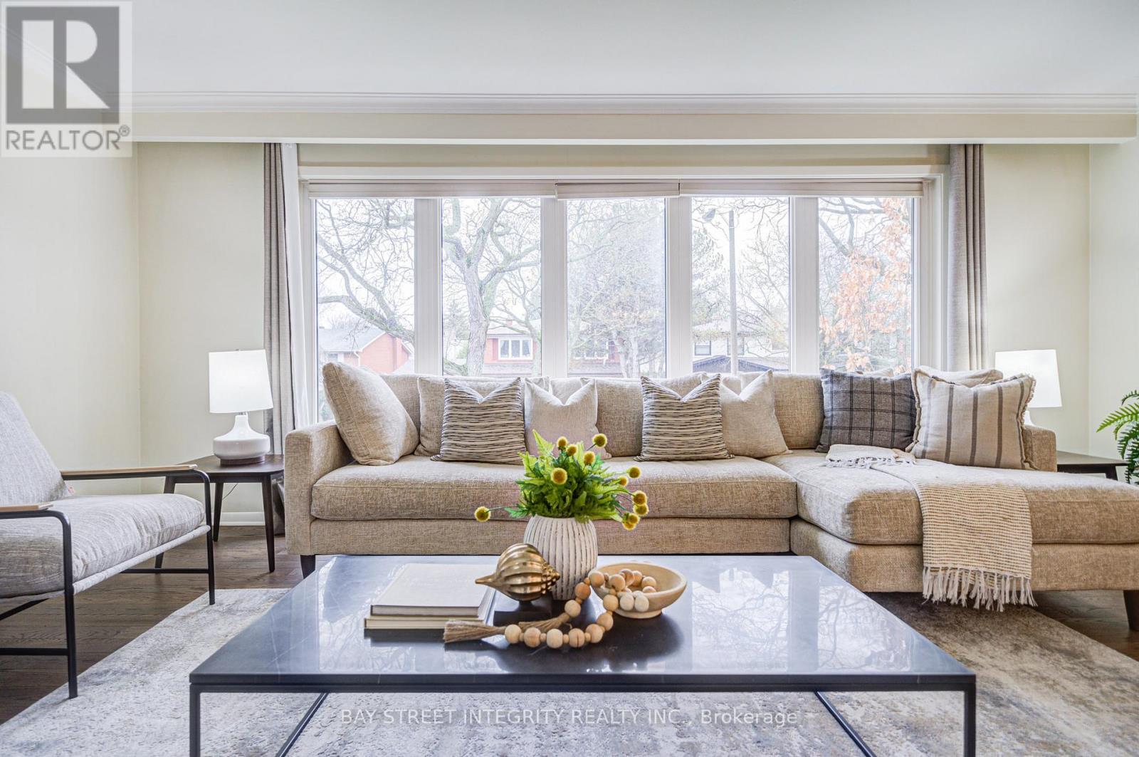 60 Foursome Crescent, Toronto, Ontario  M2P 1W3 - Photo 7 - C12082706