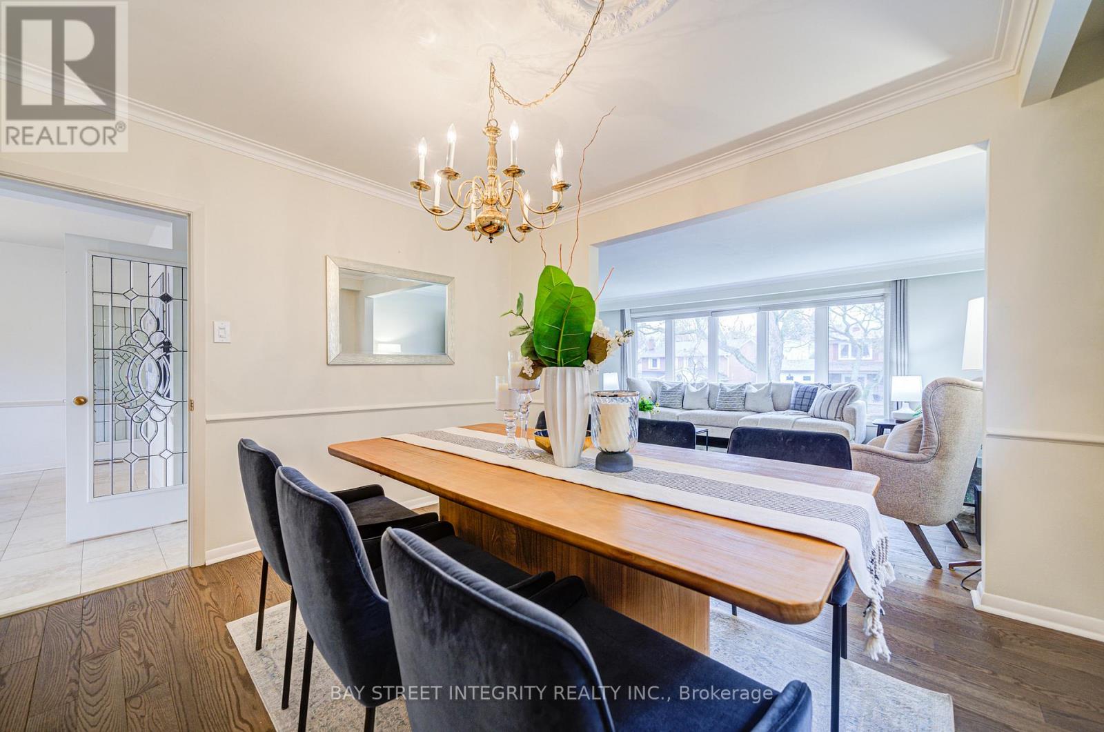 60 Foursome Crescent, Toronto, Ontario  M2P 1W3 - Photo 9 - C12082706