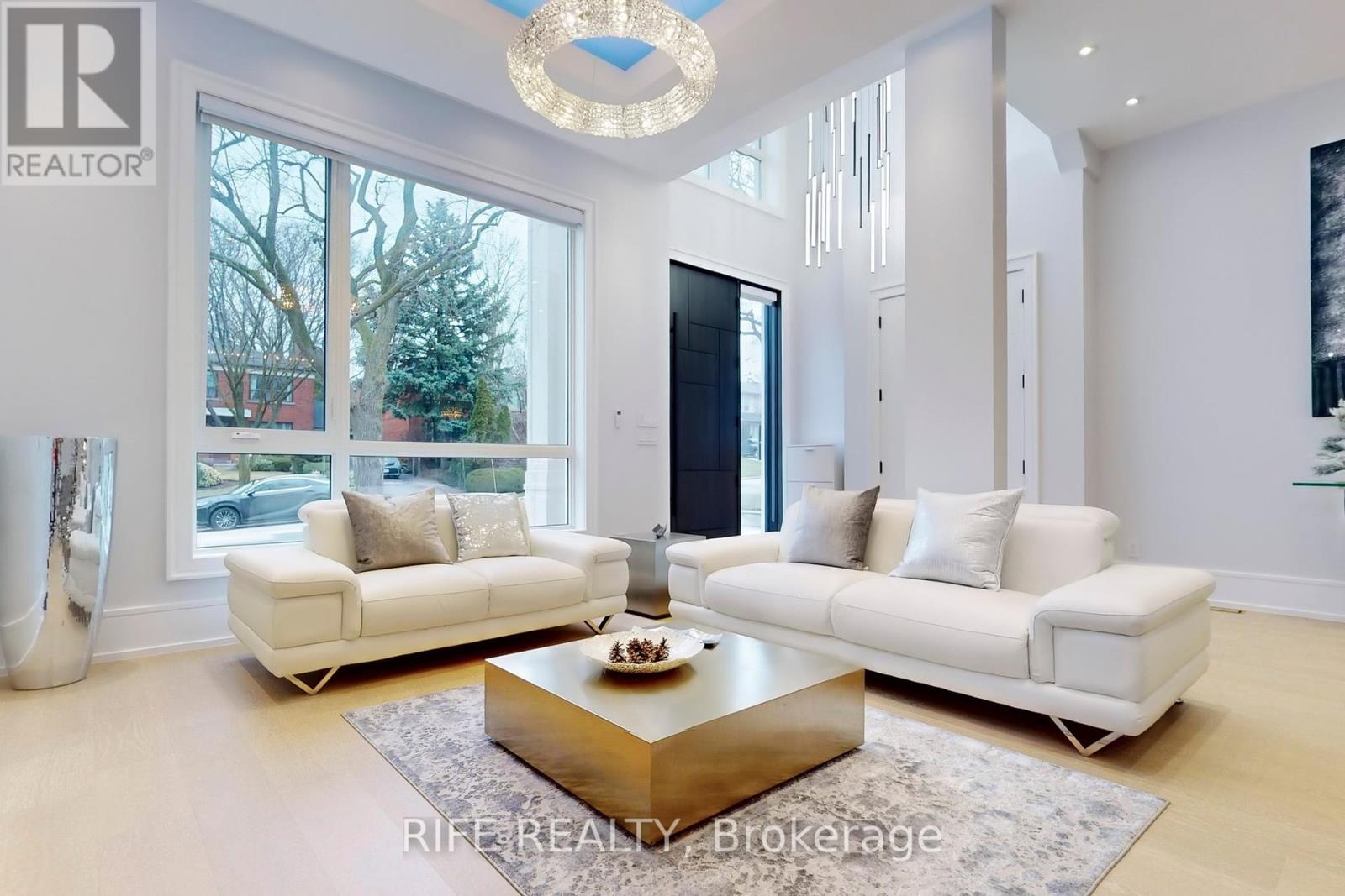 615 Briar Hill Avenue, Toronto, Ontario  M5N 1N4 - Photo 4 - C12082707
