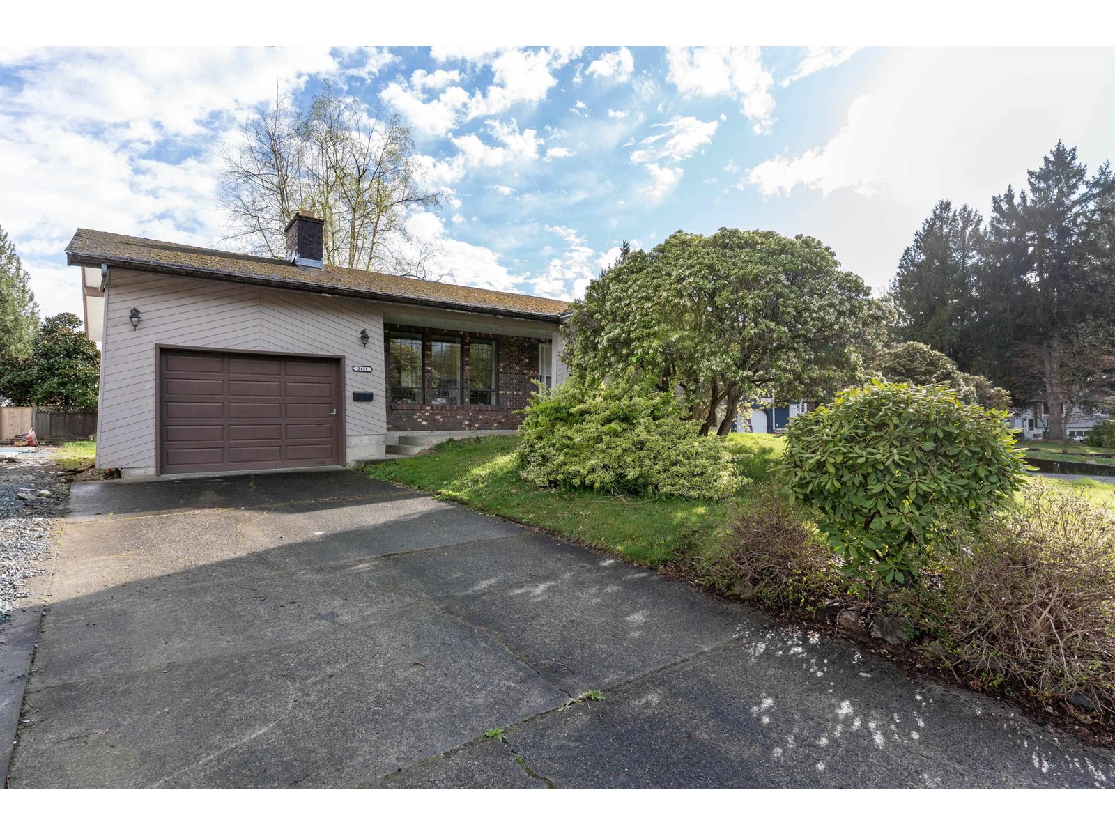Property at 2421 ALADDIN CRESCENT image 2