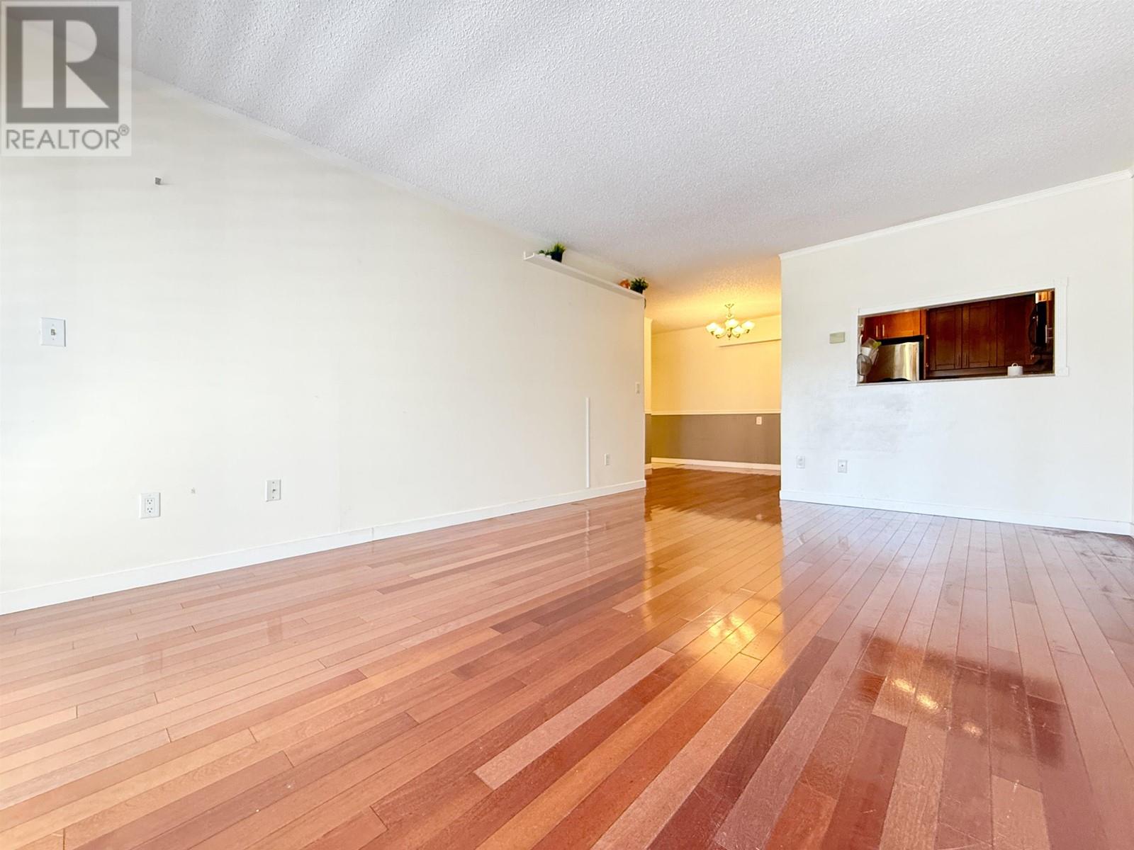 Listing Picture 6 of 30 : 205 3875 W 4TH AVENUE, Vancouver / 溫哥華 - 魯藝地產 Yvonne Lu Group - MLS Medallion Club Member