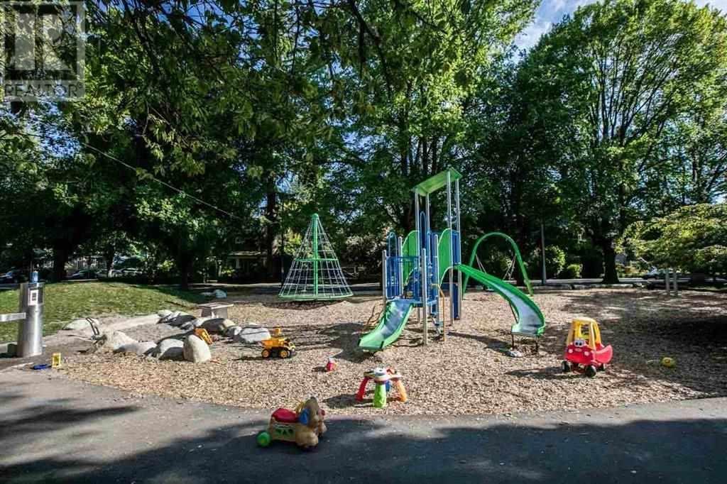 Listing Picture 21 of 30 : 205 3875 W 4TH AVENUE, Vancouver / 溫哥華 - 魯藝地產 Yvonne Lu Group - MLS Medallion Club Member