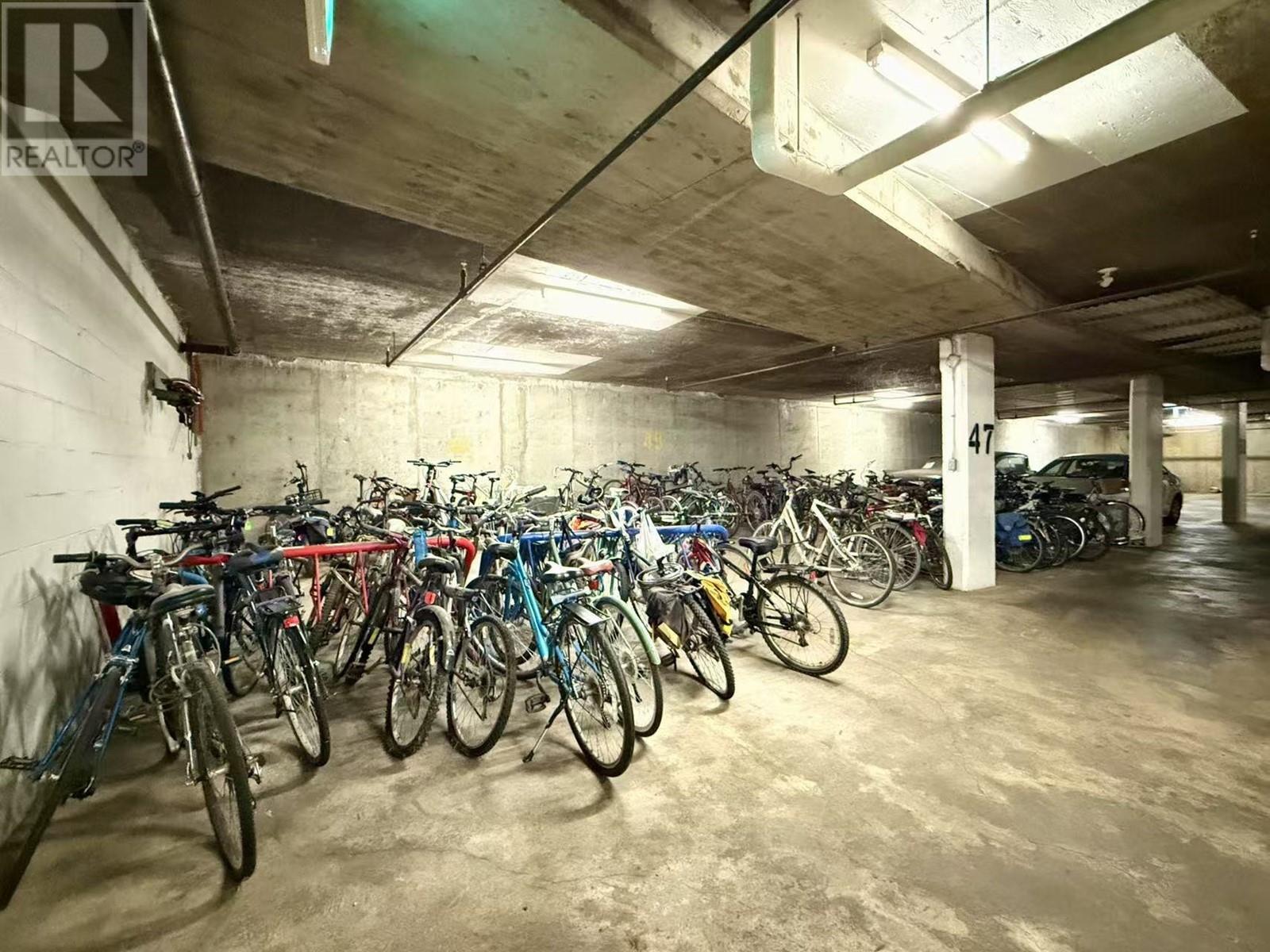 Listing Picture 22 of 30 : 205 3875 W 4TH AVENUE, Vancouver / 溫哥華 - 魯藝地產 Yvonne Lu Group - MLS Medallion Club Member