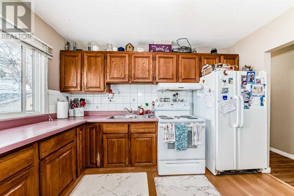 Property at 2224 38 Street SE image 5