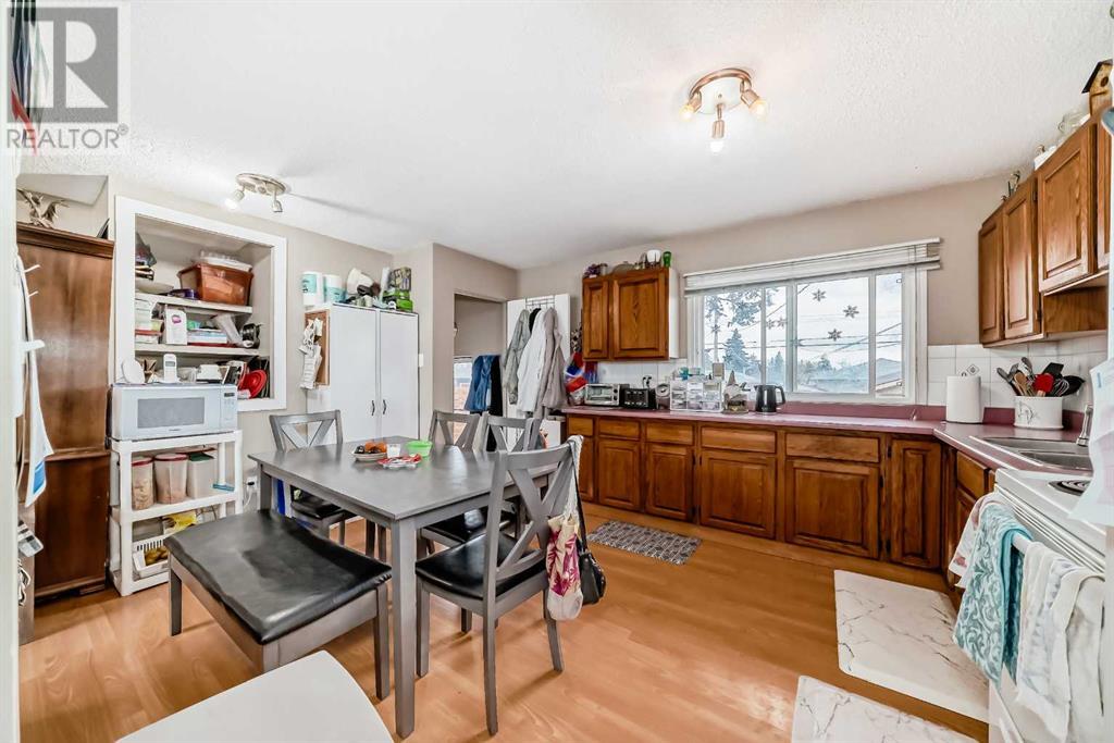 Property at 2224 38 Street SE image 4