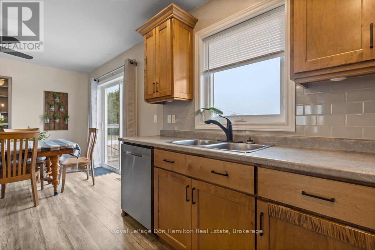 42 John Street, Morris Turnberry, Ontario  N0G 1E0 - Photo 10 - X12082422