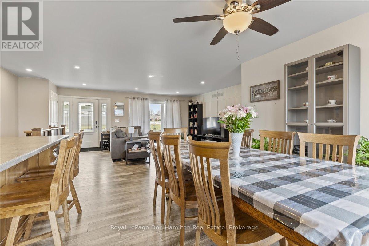 42 John Street, Morris Turnberry, Ontario  N0G 1E0 - Photo 13 - X12082422