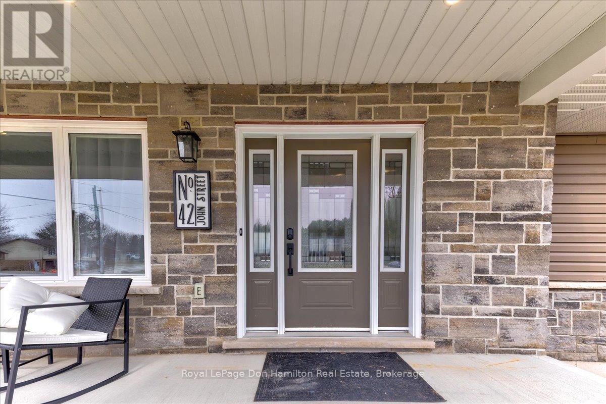 42 John Street, Morris Turnberry, Ontario  N0G 1E0 - Photo 3 - X12082422