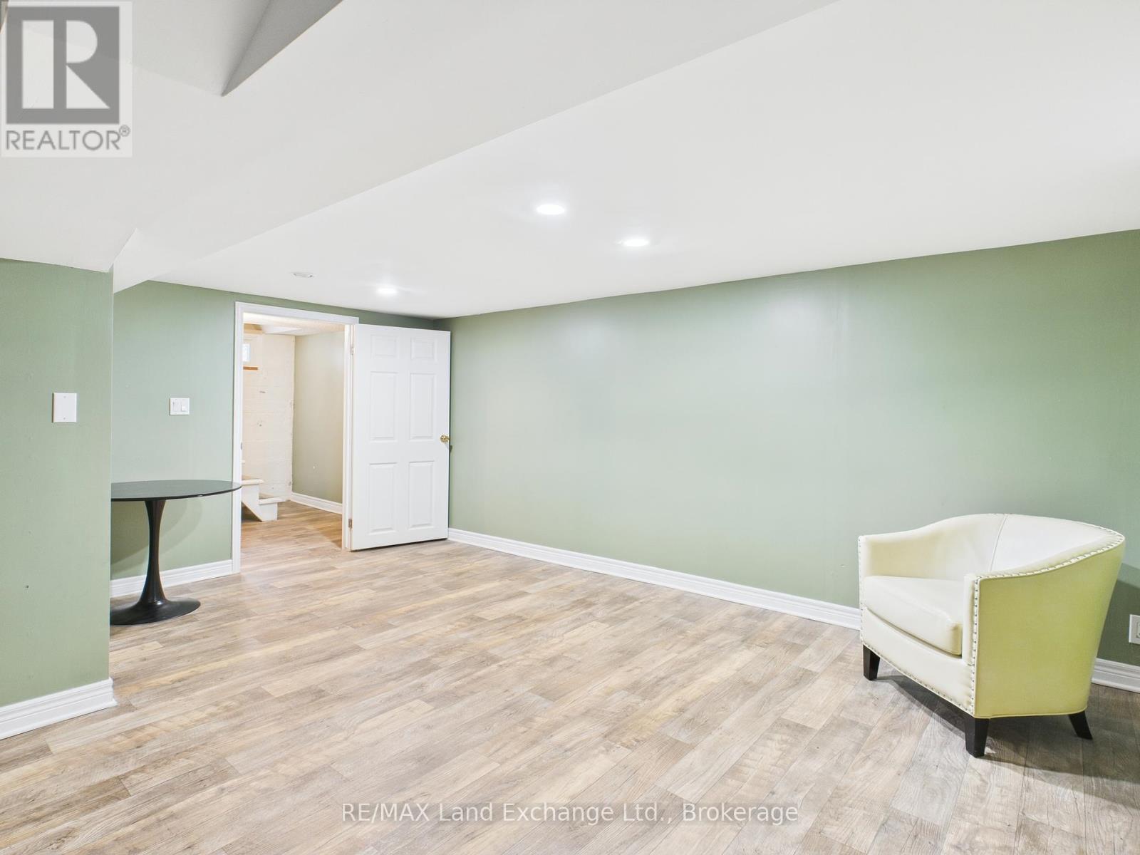 1091 Queen Street, Kincardine, Ontario  N2Z 1E7 - Photo 23 - X12082788
