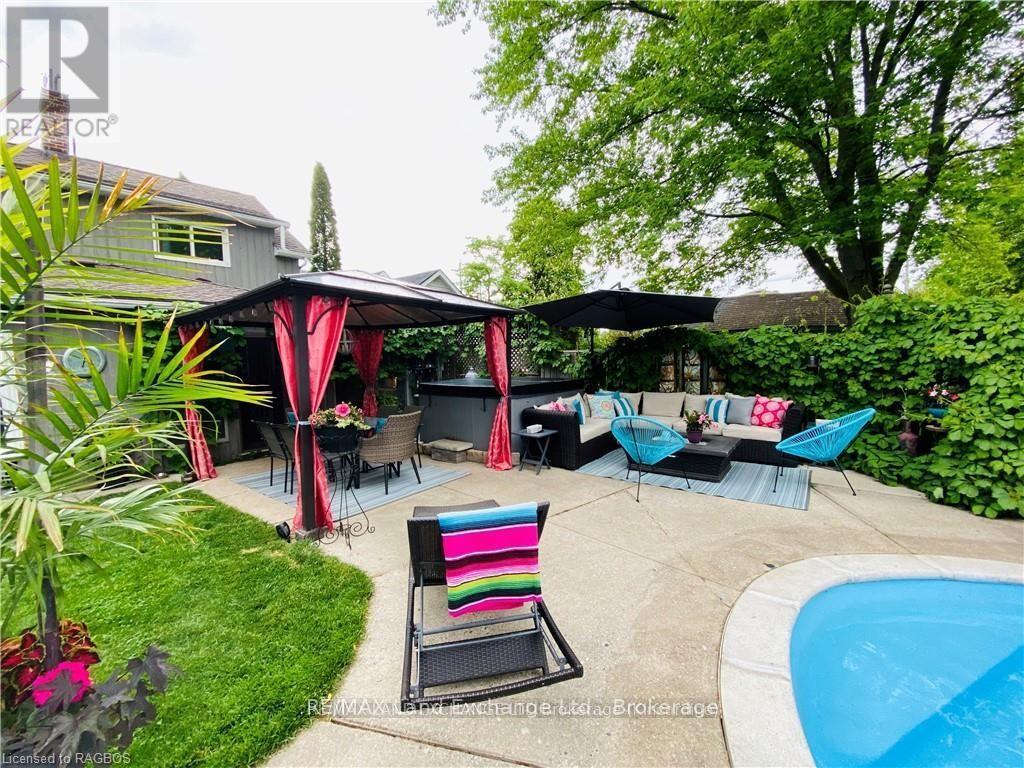 1091 Queen Street, Kincardine, Ontario  N2Z 1E7 - Photo 3 - X12082788