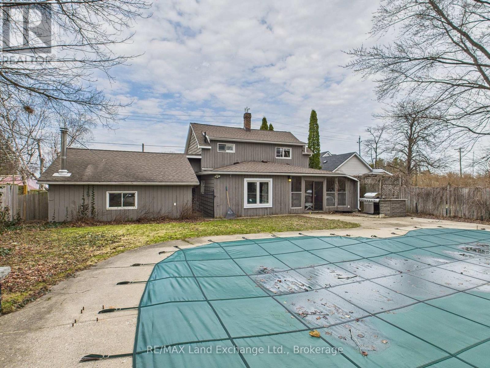 1091 Queen Street, Kincardine, Ontario  N2Z 1E7 - Photo 6 - X12082788