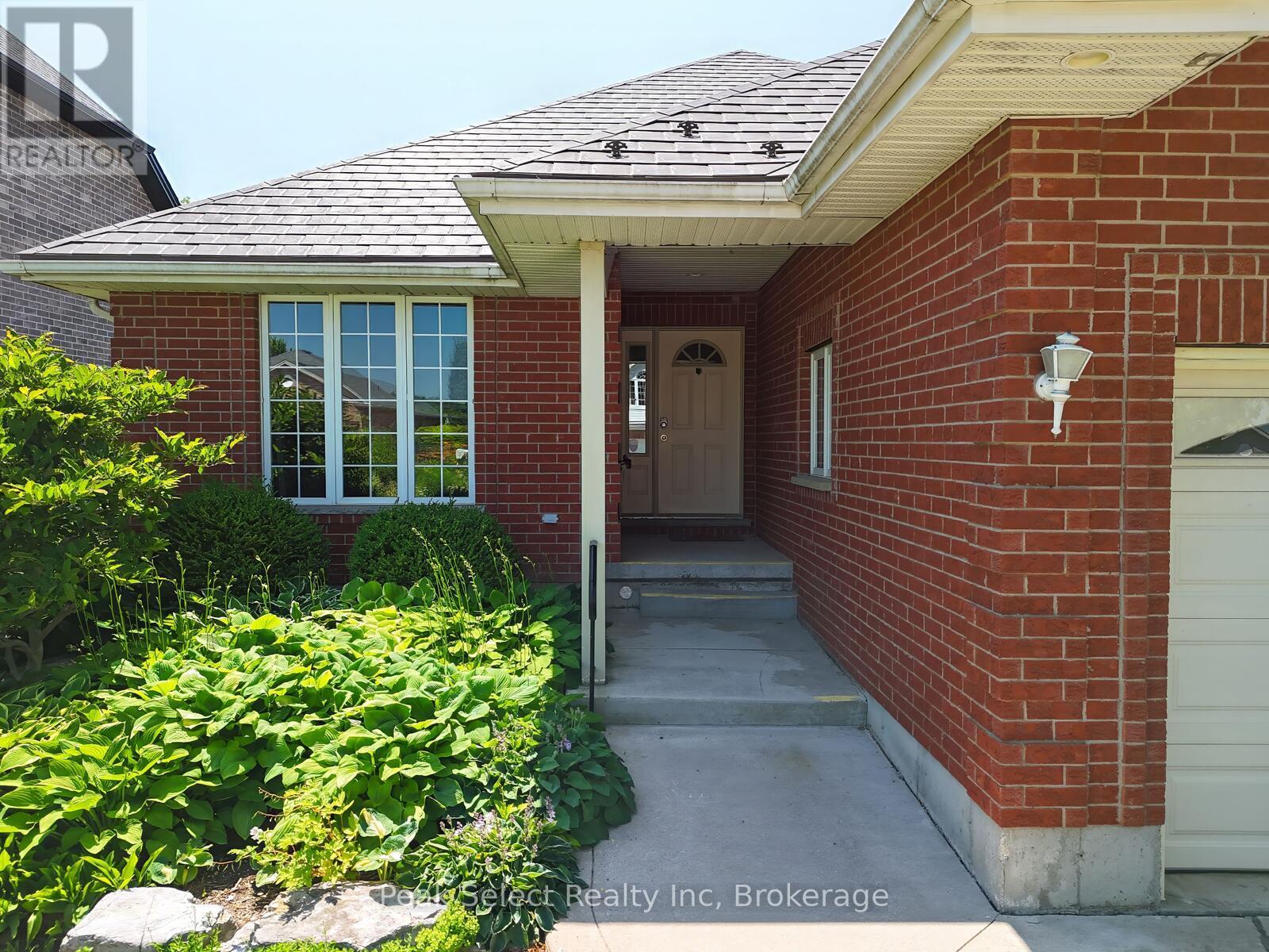 20 Ridgewood Crescent, St. Marys, Ontario  N4X 1E8 - Photo 2 - X12082793