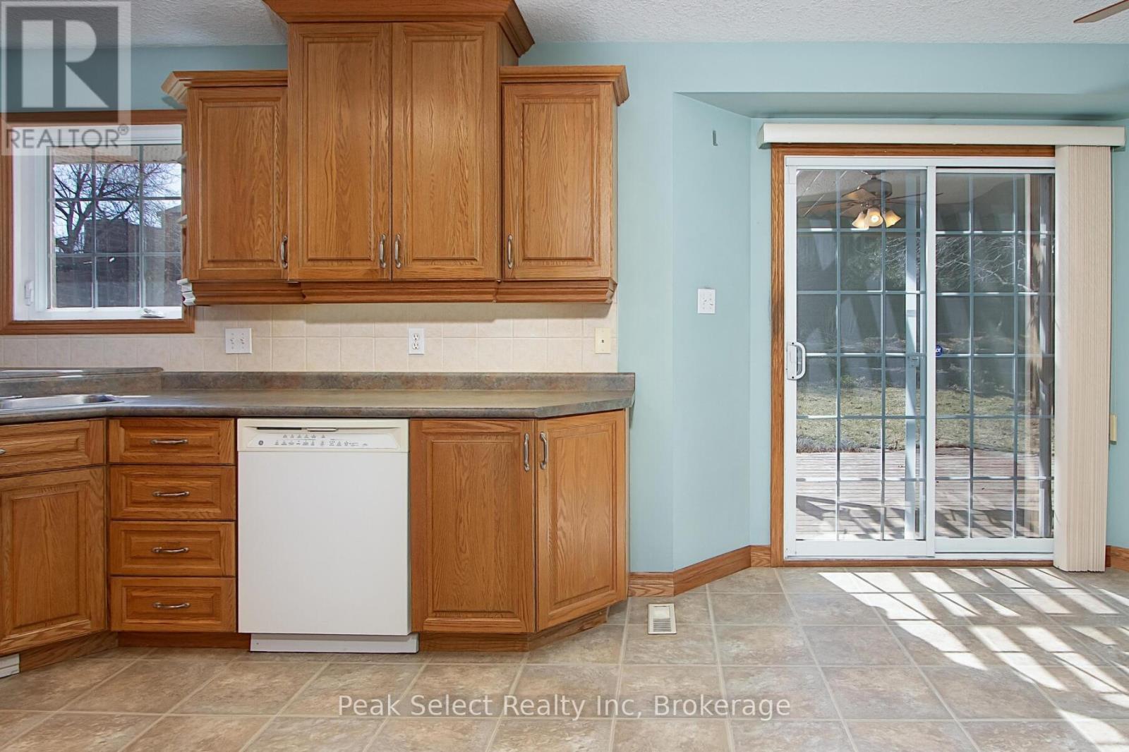 20 Ridgewood Crescent, St. Marys, Ontario  N4X 1E8 - Photo 9 - X12082793