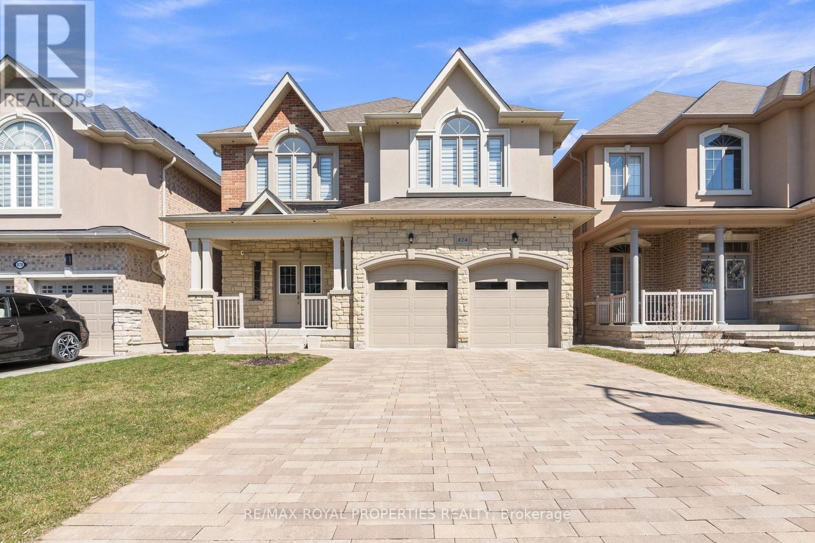 Property at 874 WINGARDEN CRESCENT image 2