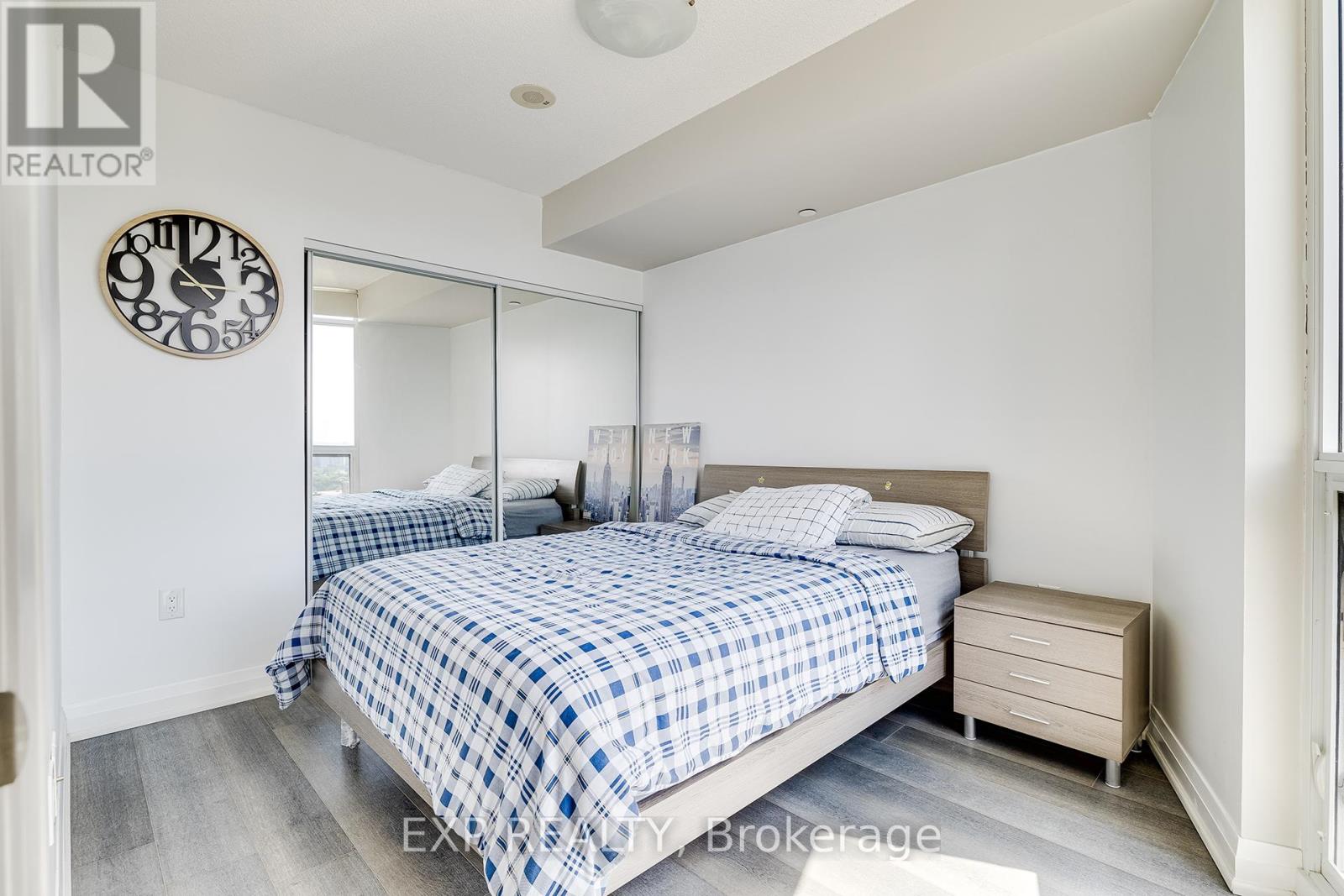2405 - 9 Valhalla Inn Road, Toronto, Ontario  M9B 0B2 - Photo 12 - W12082732