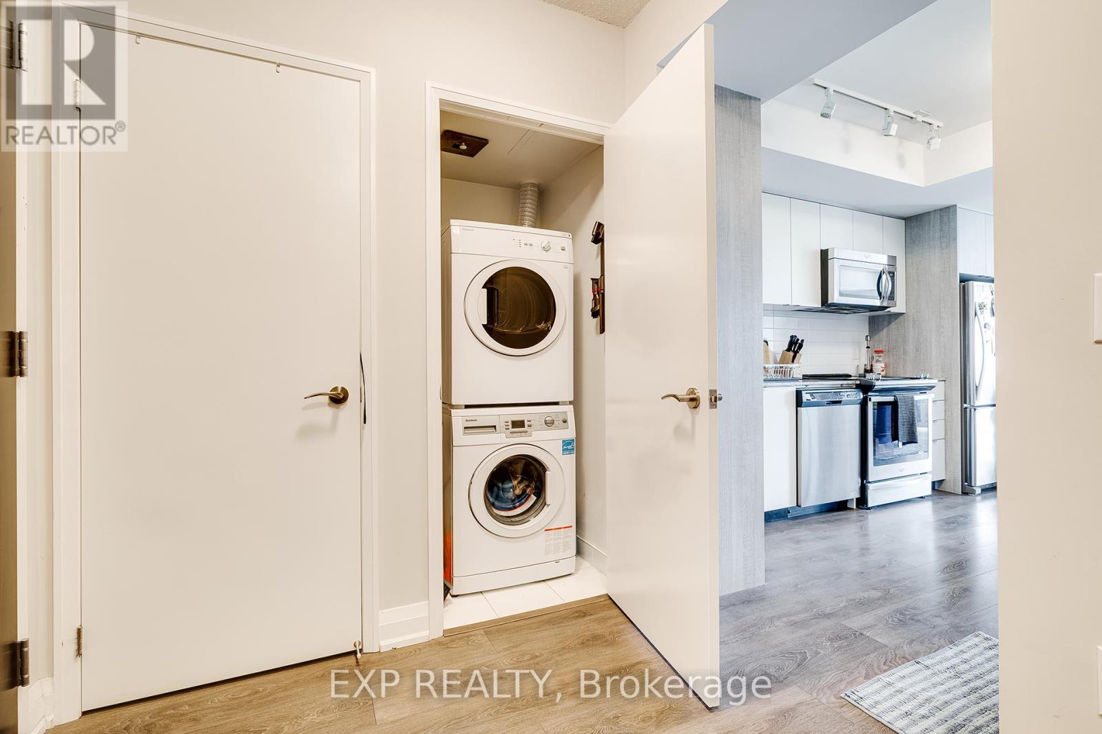 2405 - 9 Valhalla Inn Road, Toronto, Ontario  M9B 0B2 - Photo 14 - W12082732