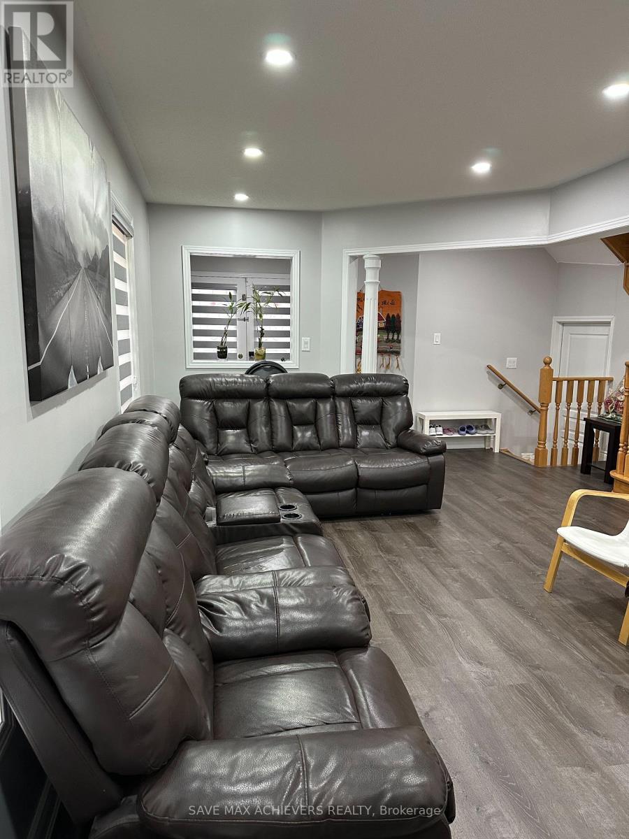 Property at 45 RIVERPLACE CRESCENT image 5