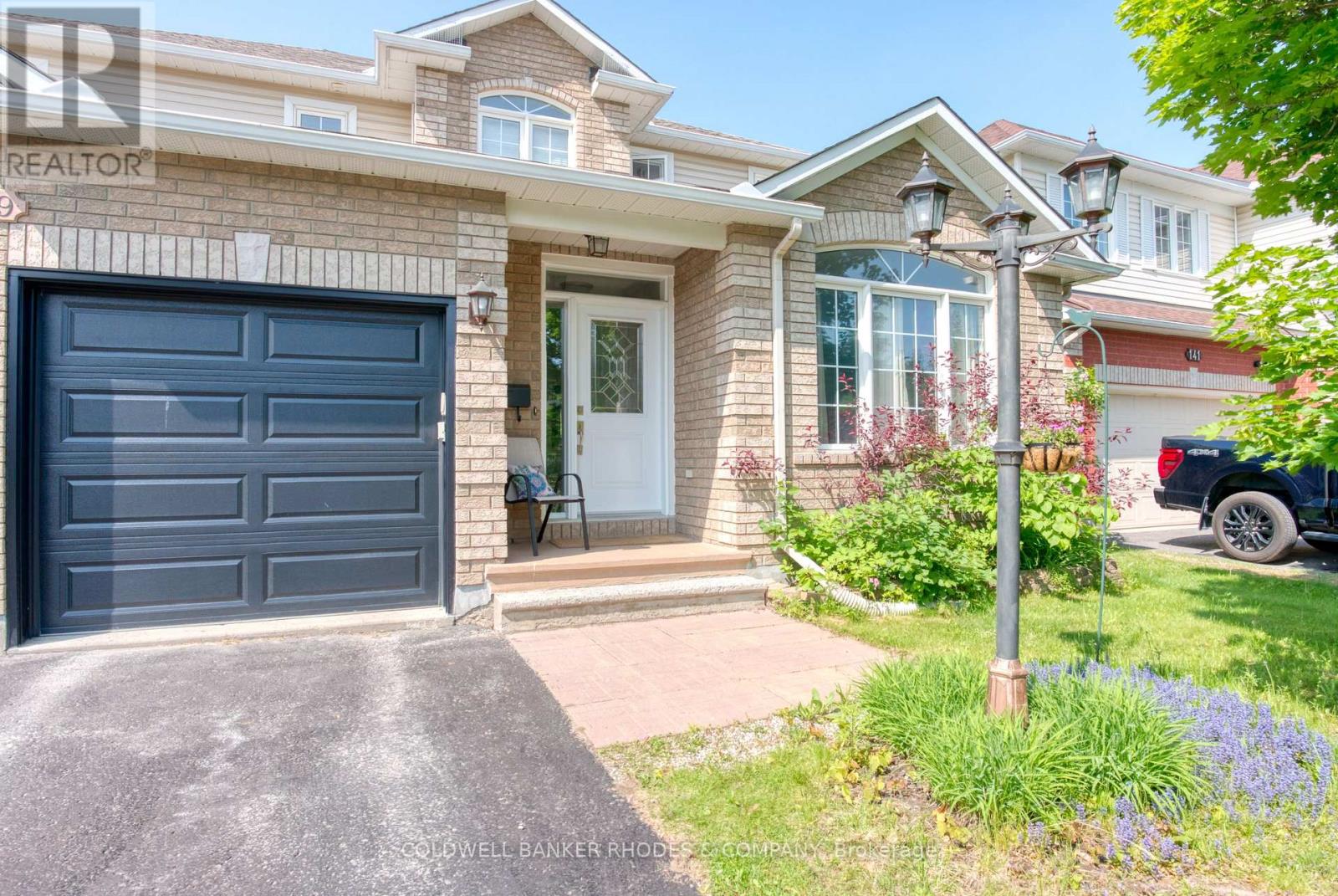 139 Abaca Way, Ottawa, Ontario  K2S 2C2 - Photo 2 - X12082814