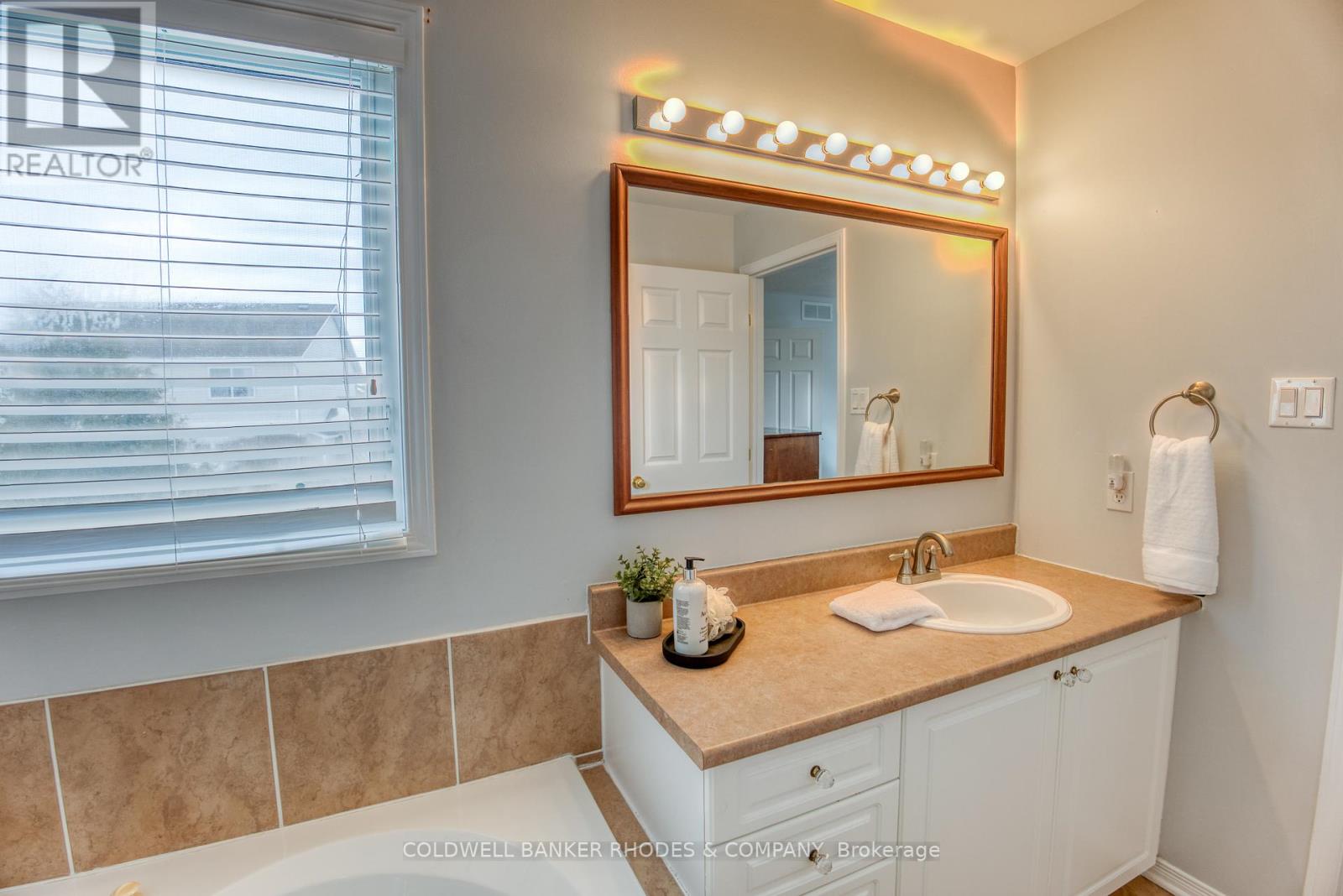 139 Abaca Way, Ottawa, Ontario  K2S 2C2 - Photo 25 - X12082814