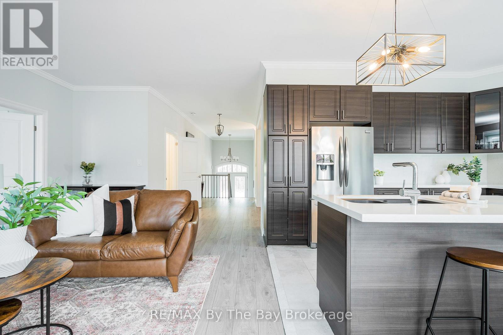 28 Cristiano Avenue, Wasaga Beach, Ontario  L9Z 0H2 - Photo 8 - S12082799