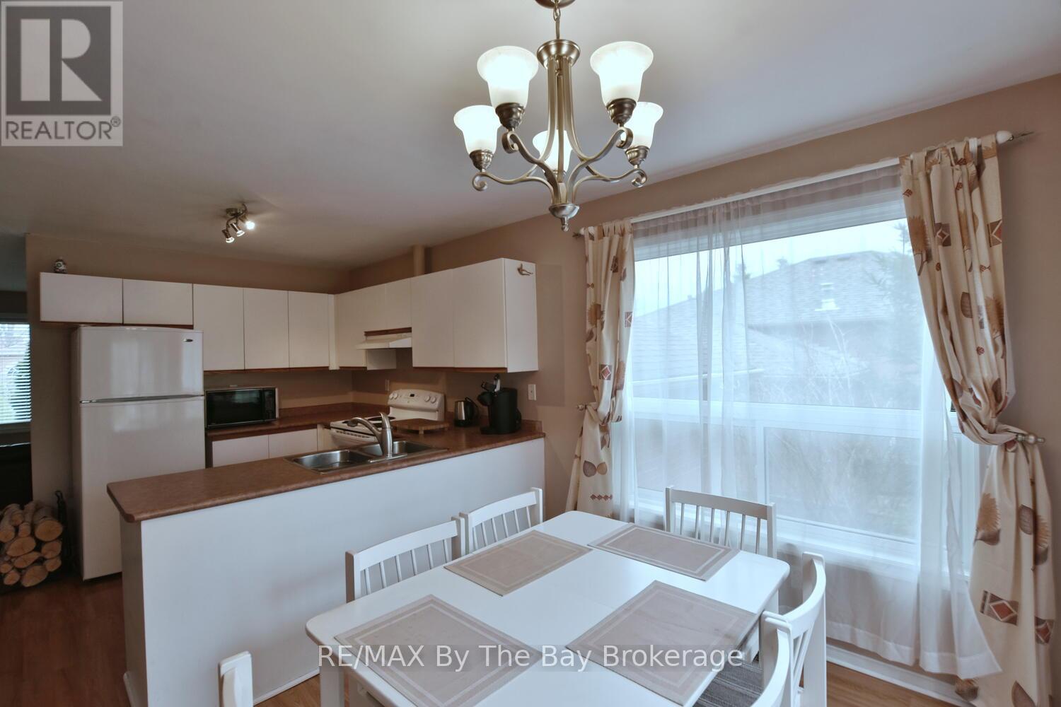 161 58th Street S, Wasaga Beach, Ontario  L9Z 1N9 - Photo 7 - S12082826
