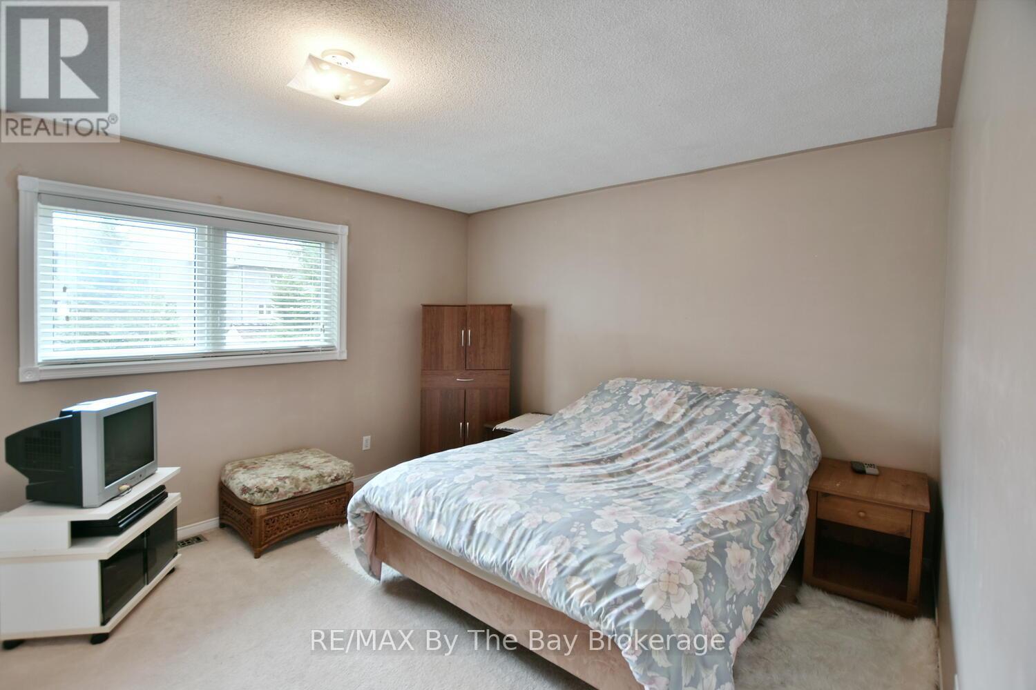 161 58th Street S, Wasaga Beach, Ontario  L9Z 1N9 - Photo 9 - S12082826