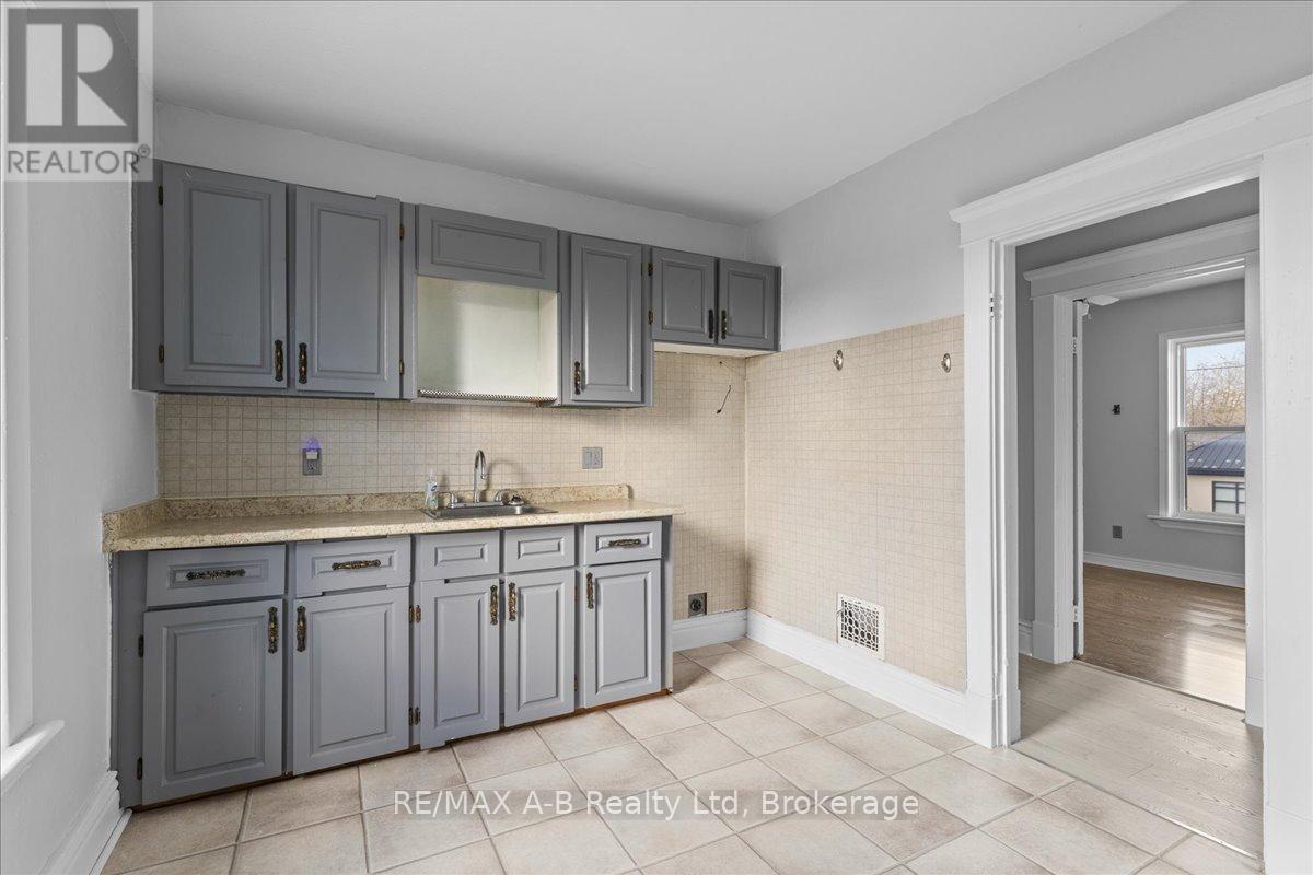 342 Huron Street, Stratford, Ontario  N5A 5T5 - Photo 14 - X12082810