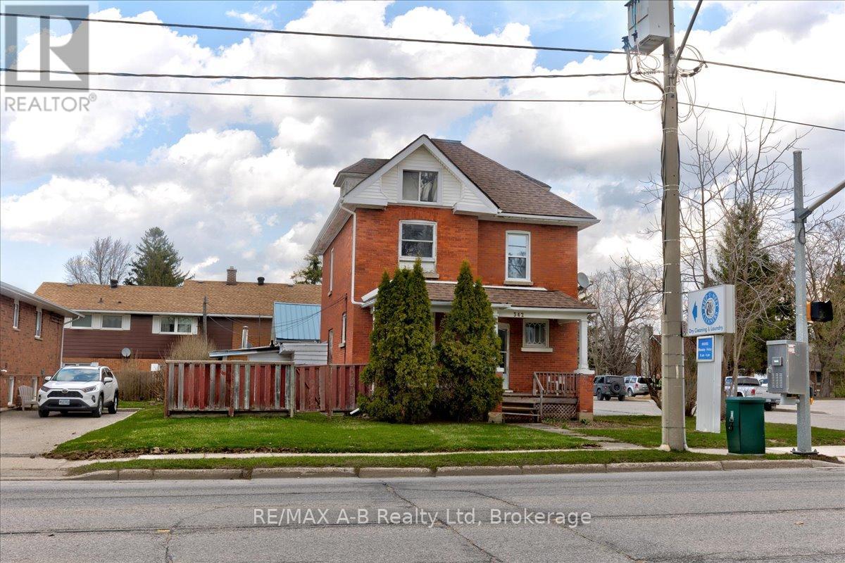 342 Huron Street, Stratford, Ontario  N5A 5T5 - Photo 3 - X12082810