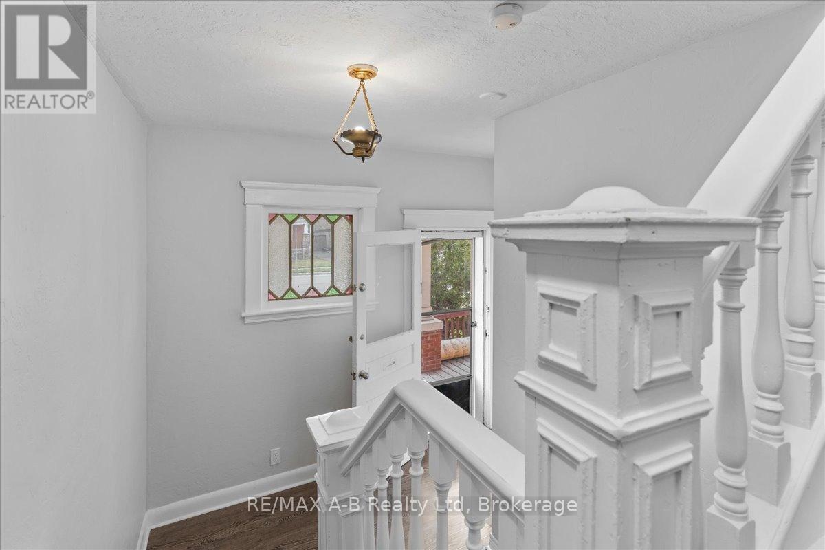 342 Huron Street, Stratford, Ontario  N5A 5T5 - Photo 7 - X12082810
