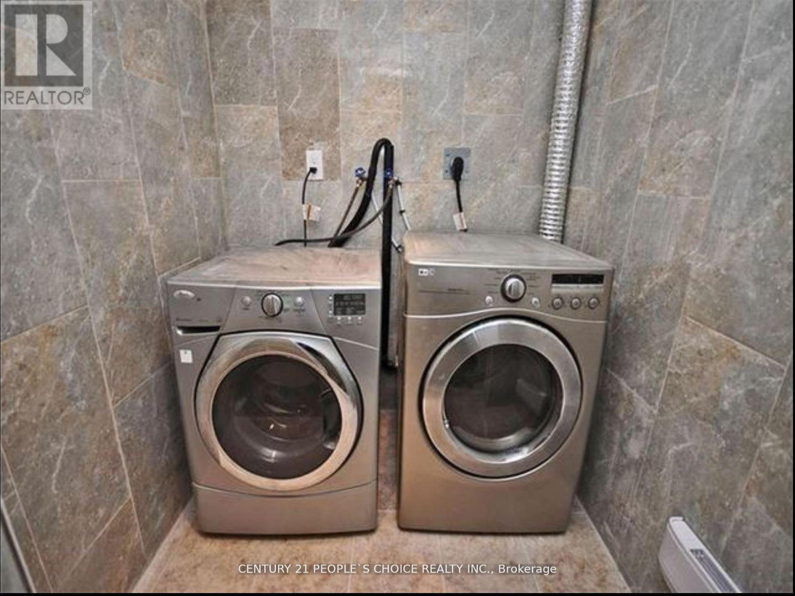 Lower - 5689 Sidmouth Street, Mississauga, Ontario  L5V 2H1 - Photo 10 - W12082802