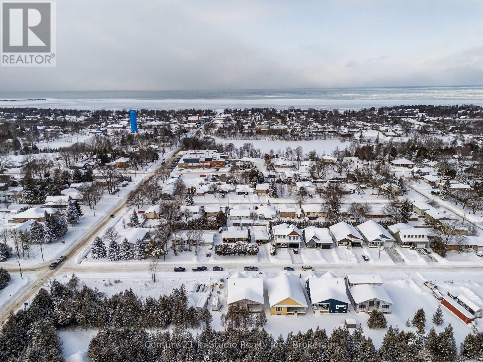 19 Grenville Street N, Saugeen Shores, Ontario  N0H 2L0 - Photo 3 - X11925324