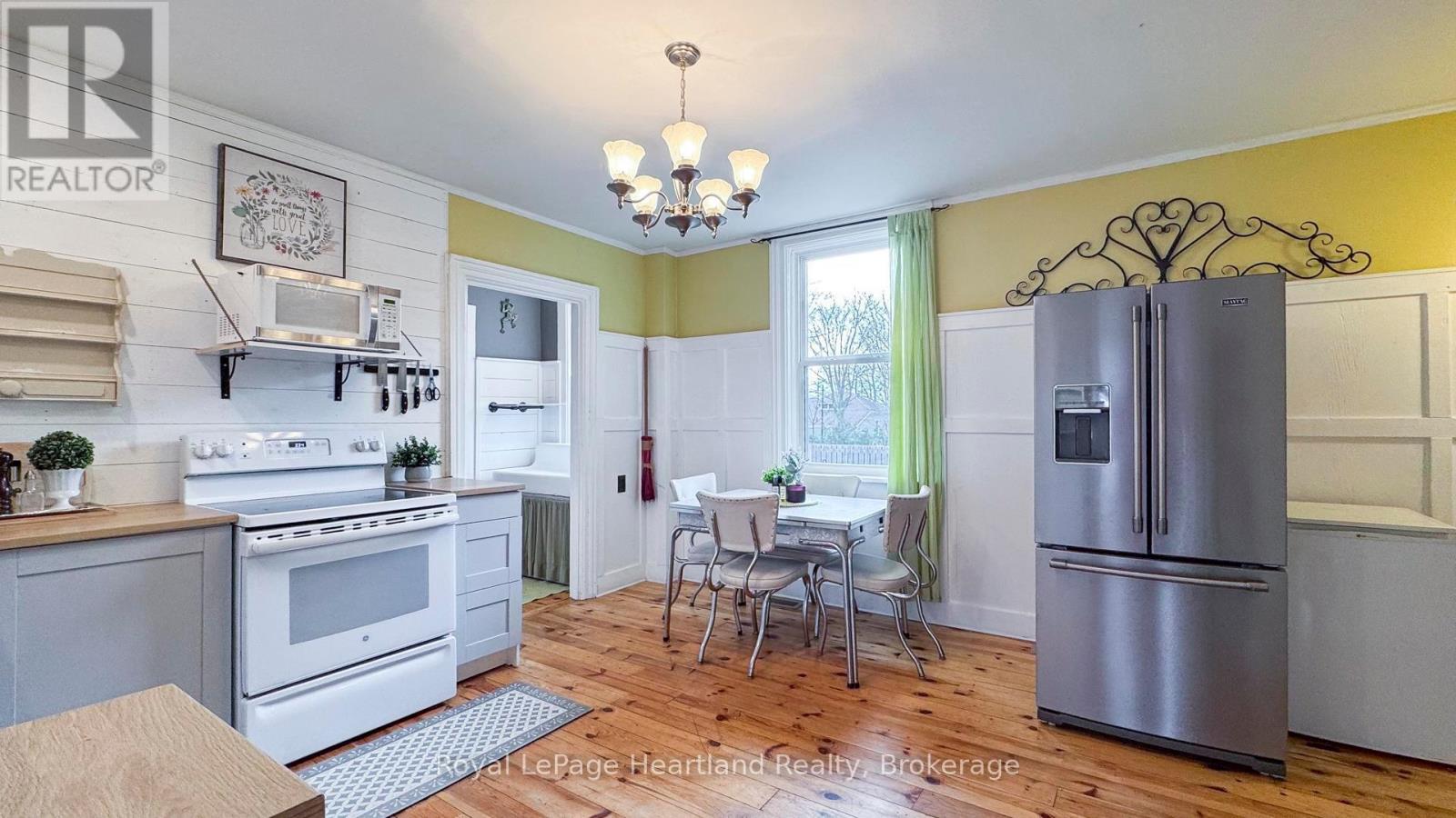 142 Maple Street, Central Huron, Ontario  N0M 1L0 - Photo 17 - X12080798