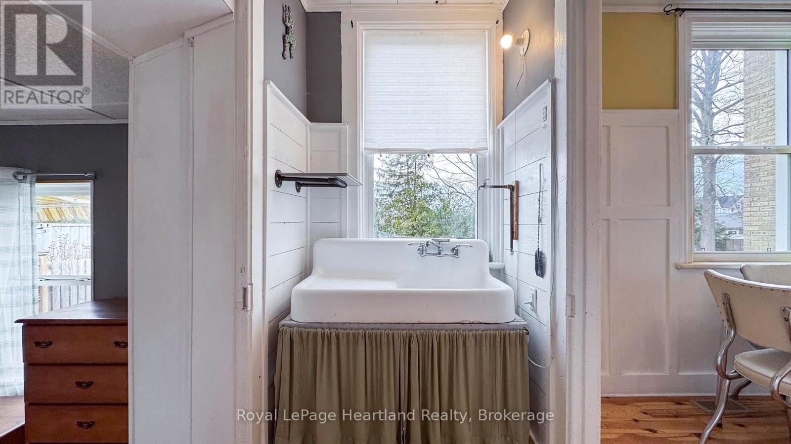 142 Maple Street, Central Huron, Ontario  N0M 1L0 - Photo 21 - X12080798
