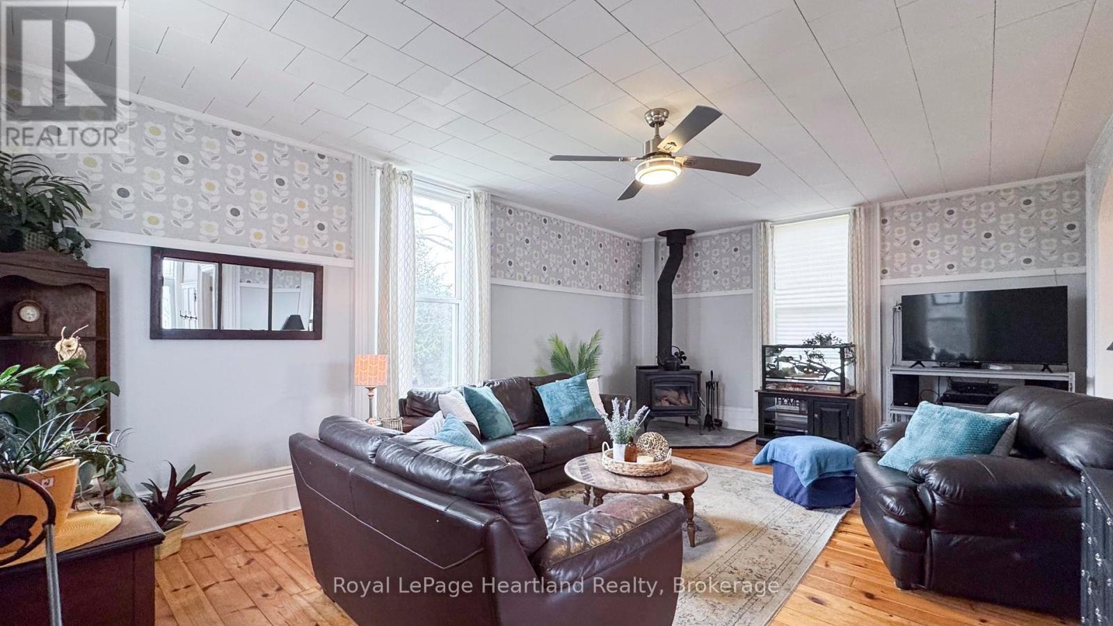 142 Maple Street, Central Huron, Ontario  N0M 1L0 - Photo 8 - X12080798