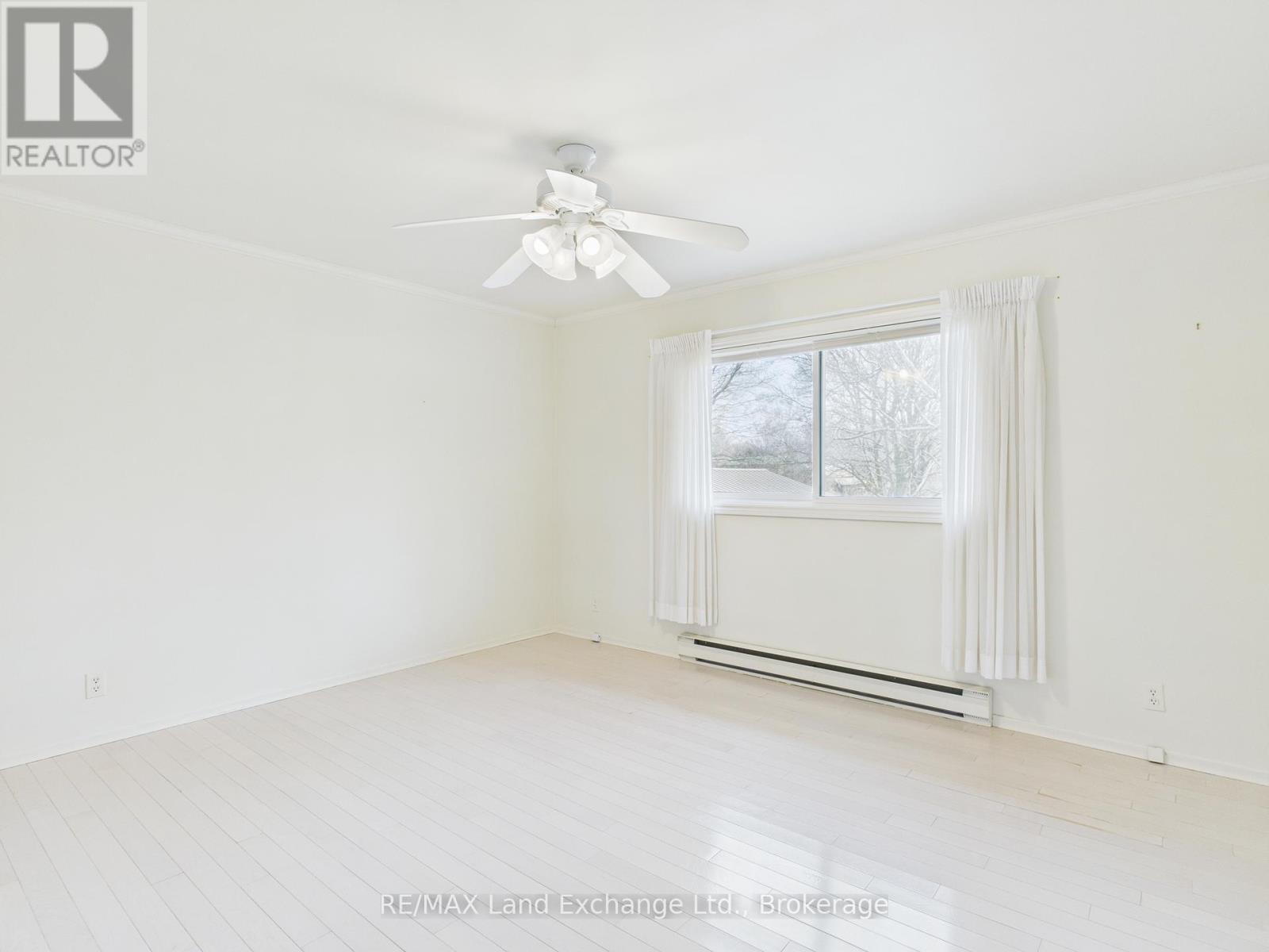 285 Willow Road, Kincardine, Ontario  N2Z 2V9 - Photo 11 - X12082855