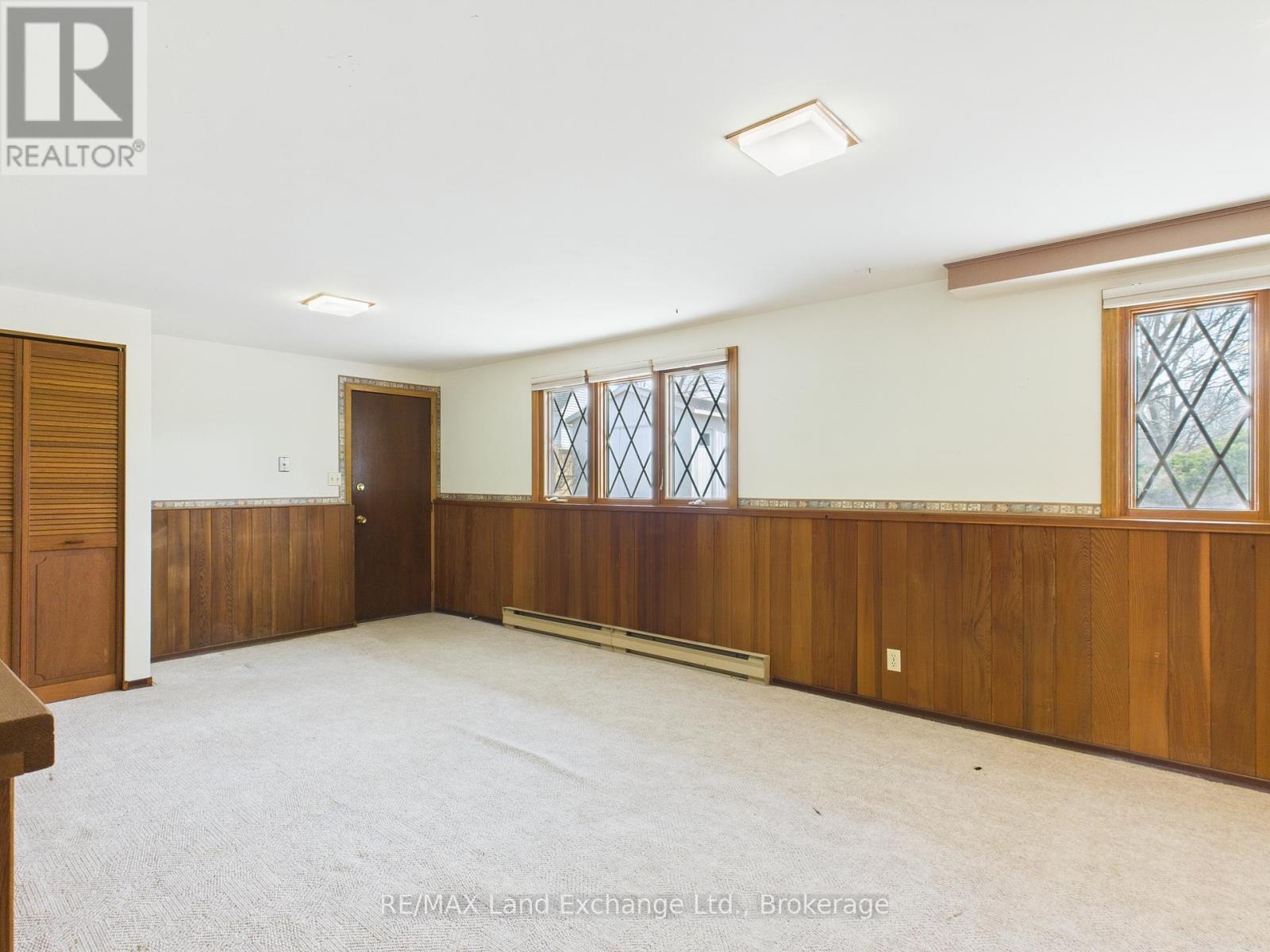 285 Willow Road, Kincardine, Ontario  N2Z 2V9 - Photo 15 - X12082855