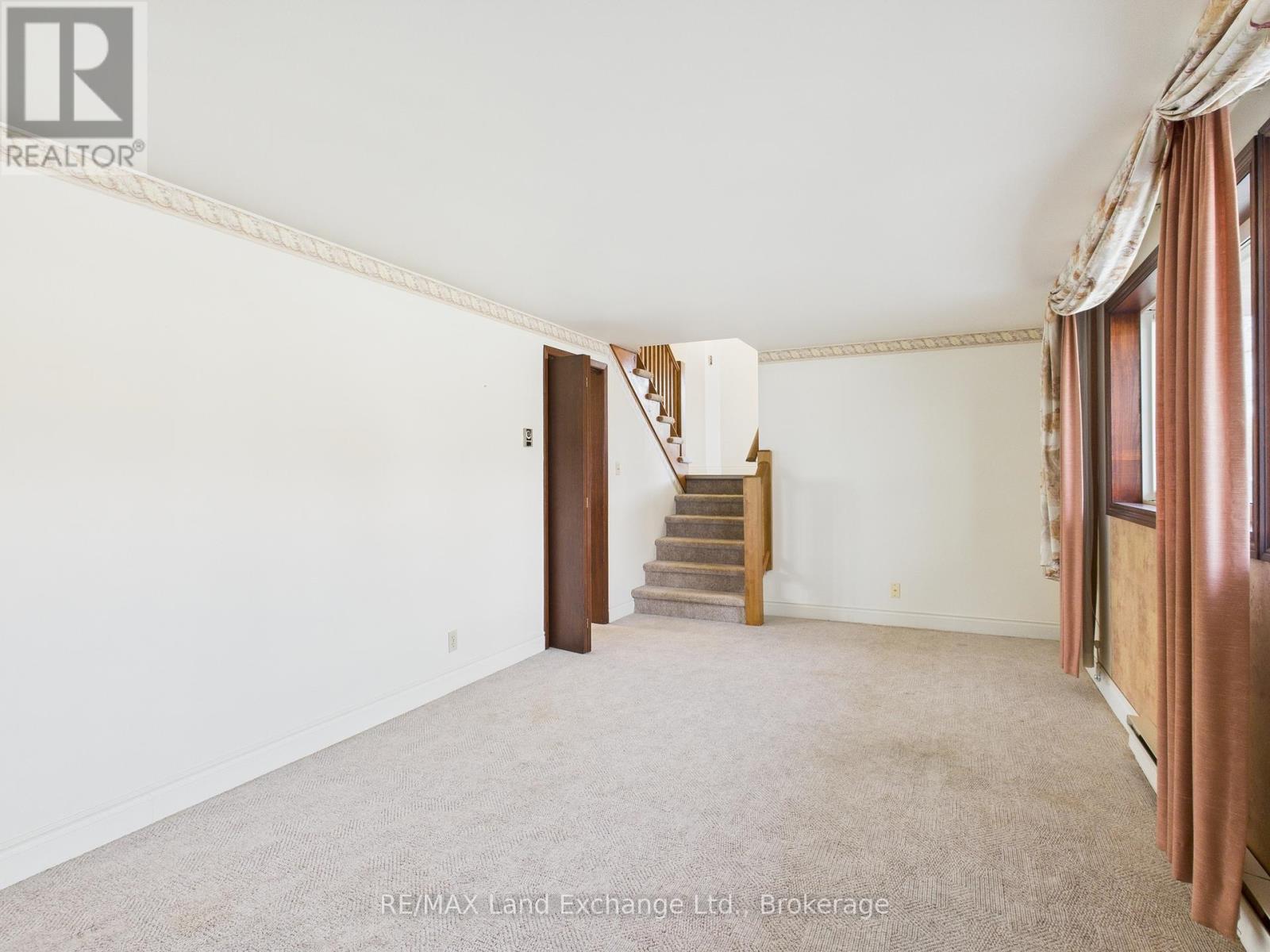 285 Willow Road, Kincardine, Ontario  N2Z 2V9 - Photo 16 - X12082855