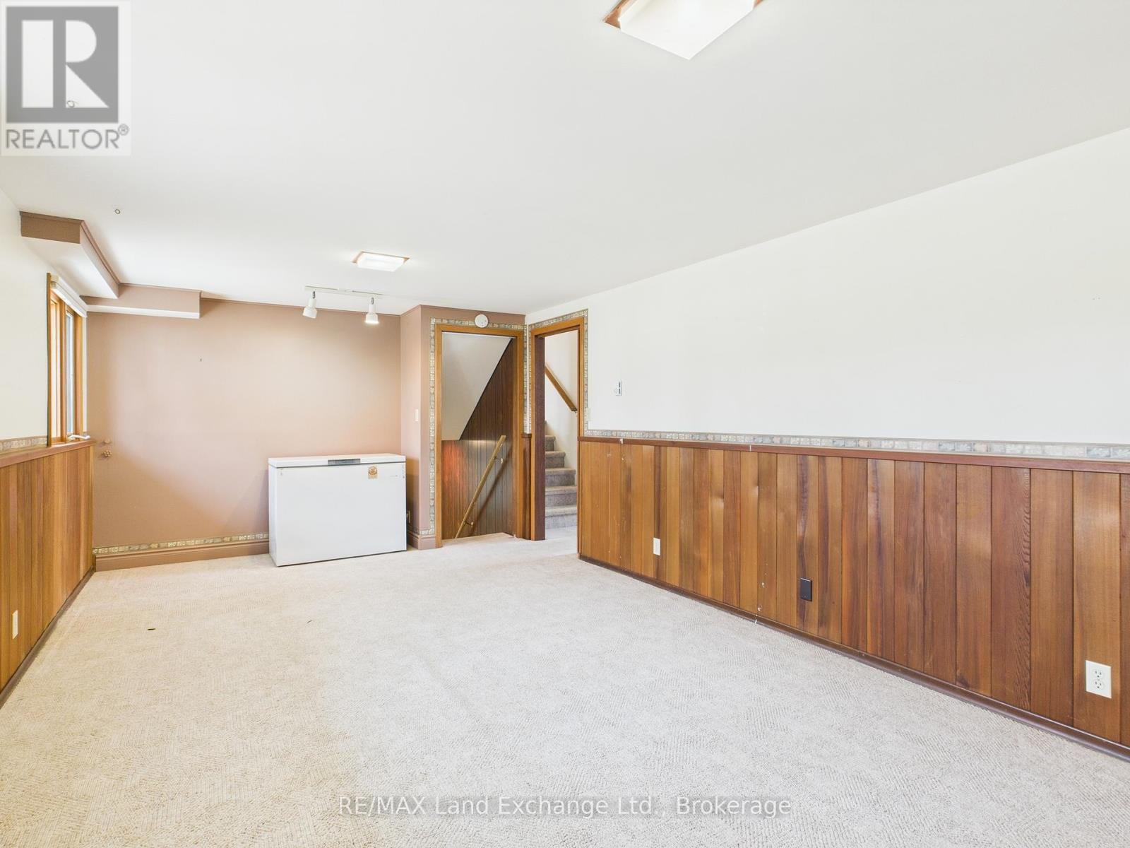 285 Willow Road, Kincardine, Ontario  N2Z 2V9 - Photo 17 - X12082855