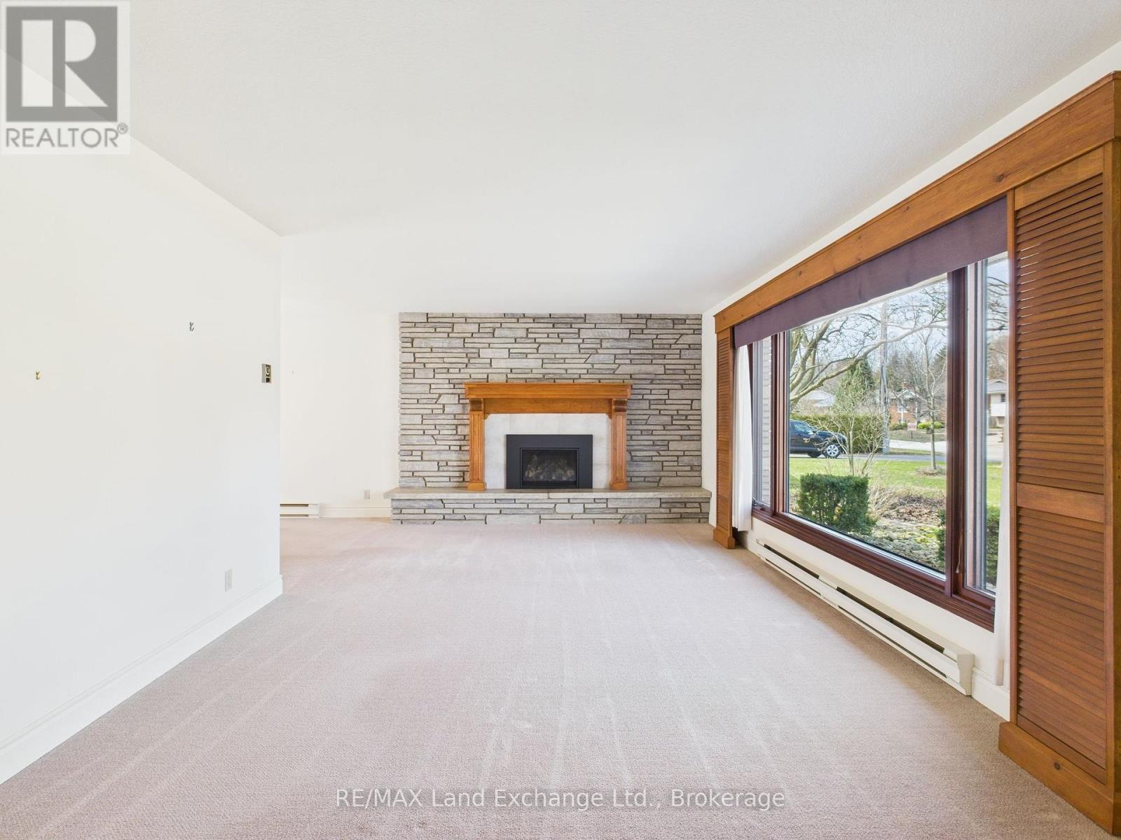 285 Willow Road, Kincardine, Ontario  N2Z 2V9 - Photo 4 - X12082855