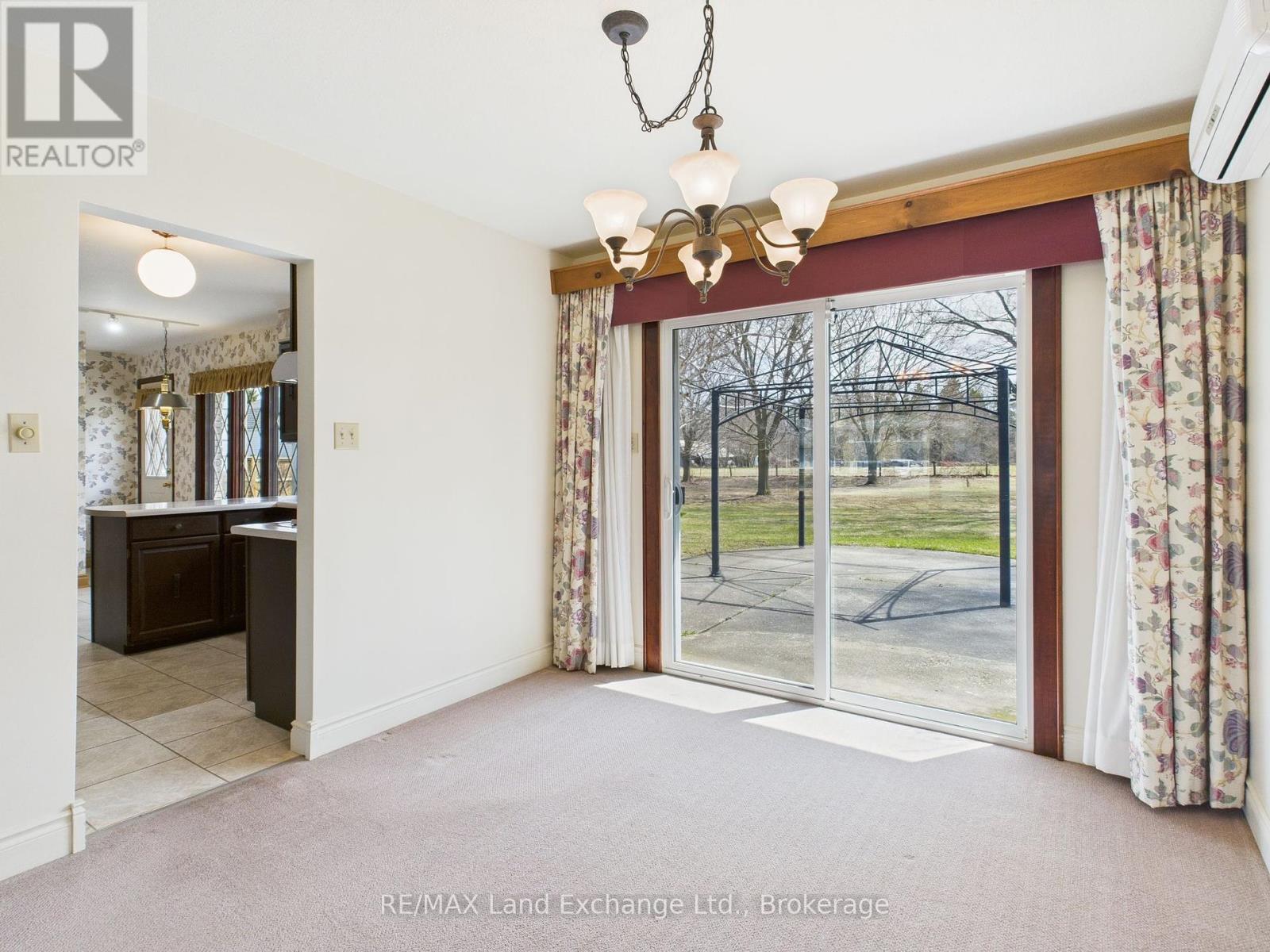 285 Willow Road, Kincardine, Ontario  N2Z 2V9 - Photo 6 - X12082855