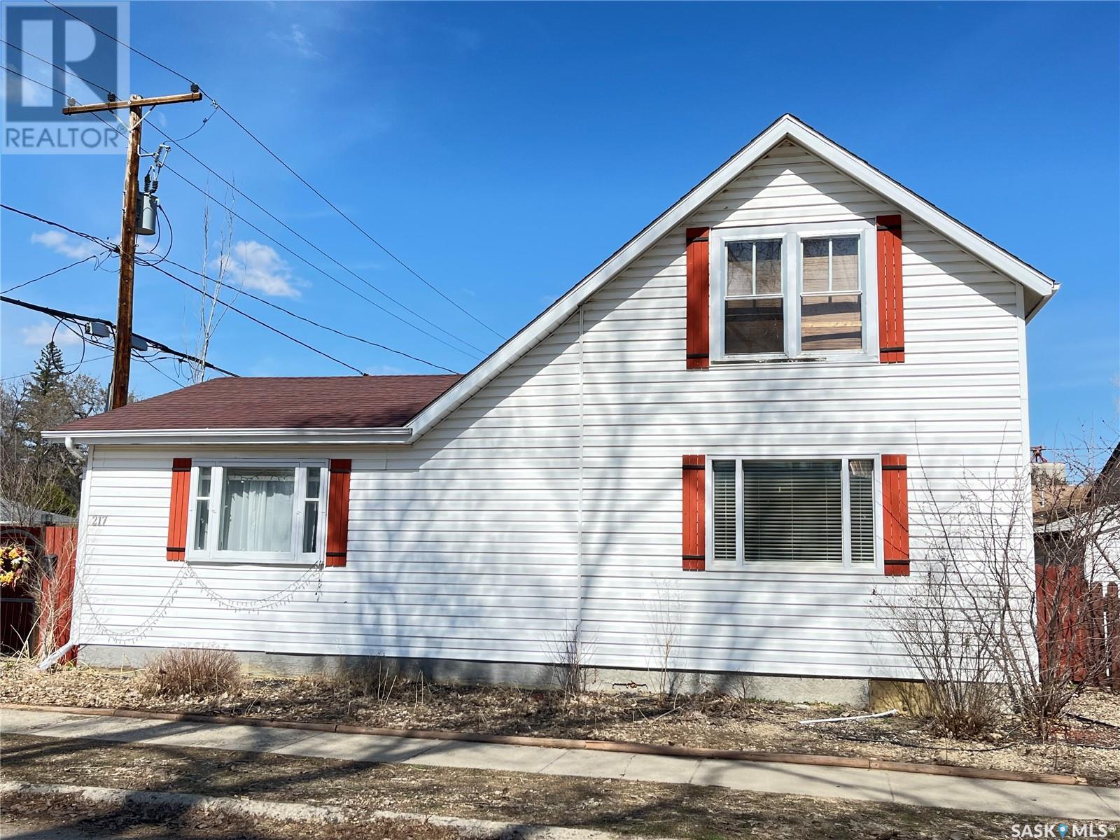 217 2nd AVENUE, Maple Creek, Saskatchewan