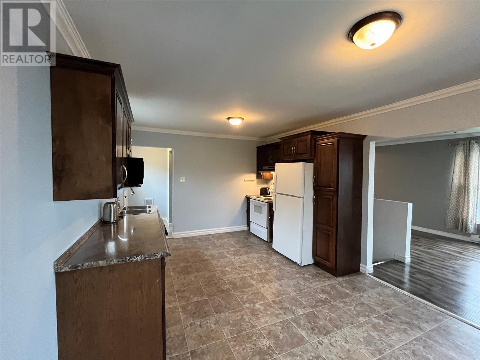 Property at 6 Bennetts Hill image 4