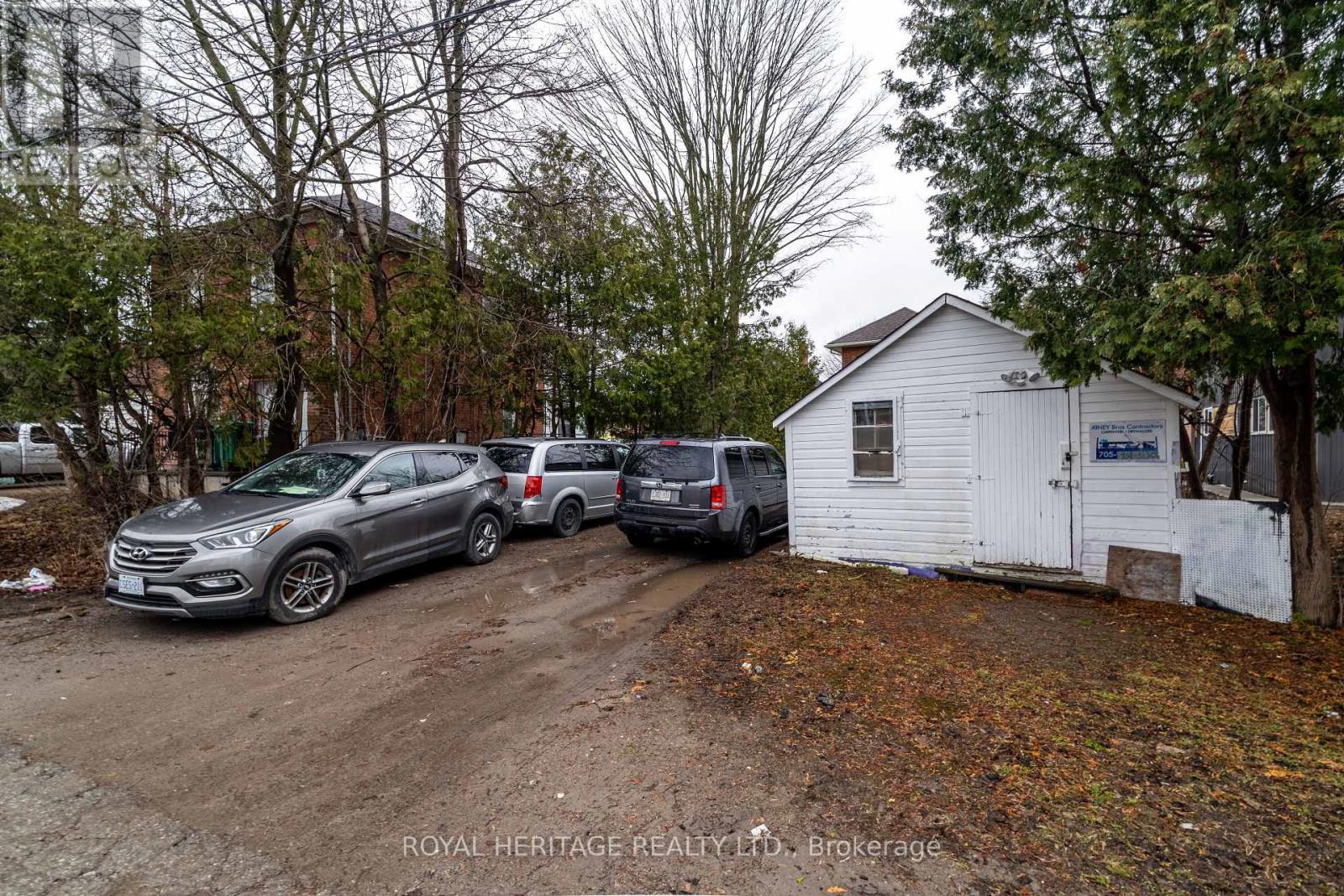 Property at 364 PARKHILL ROAD W image 5