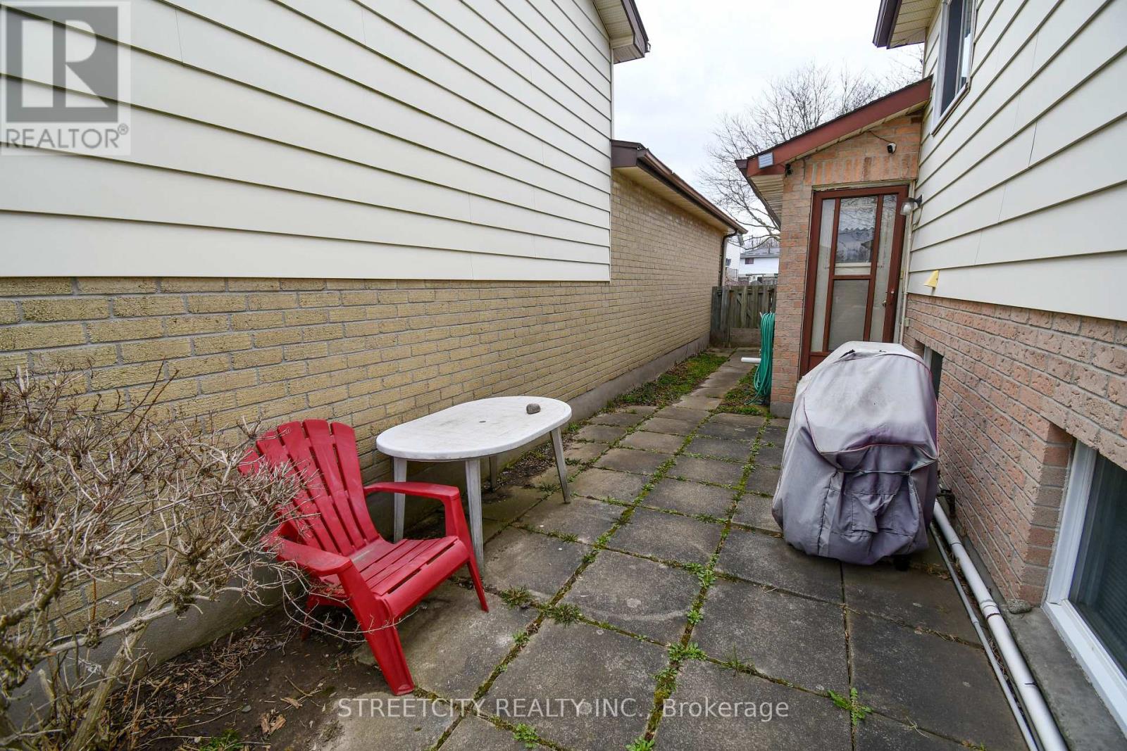 Photo 32 of 39 for 115 Speight Crescent
