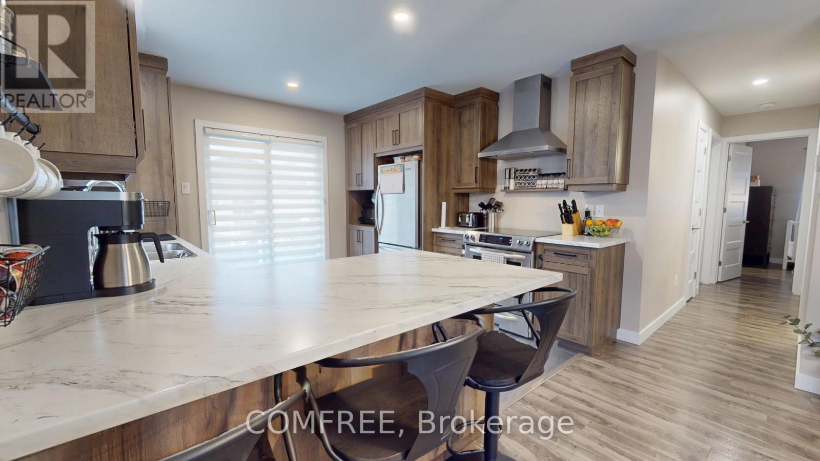 Property at 208 FILION STREET image 4