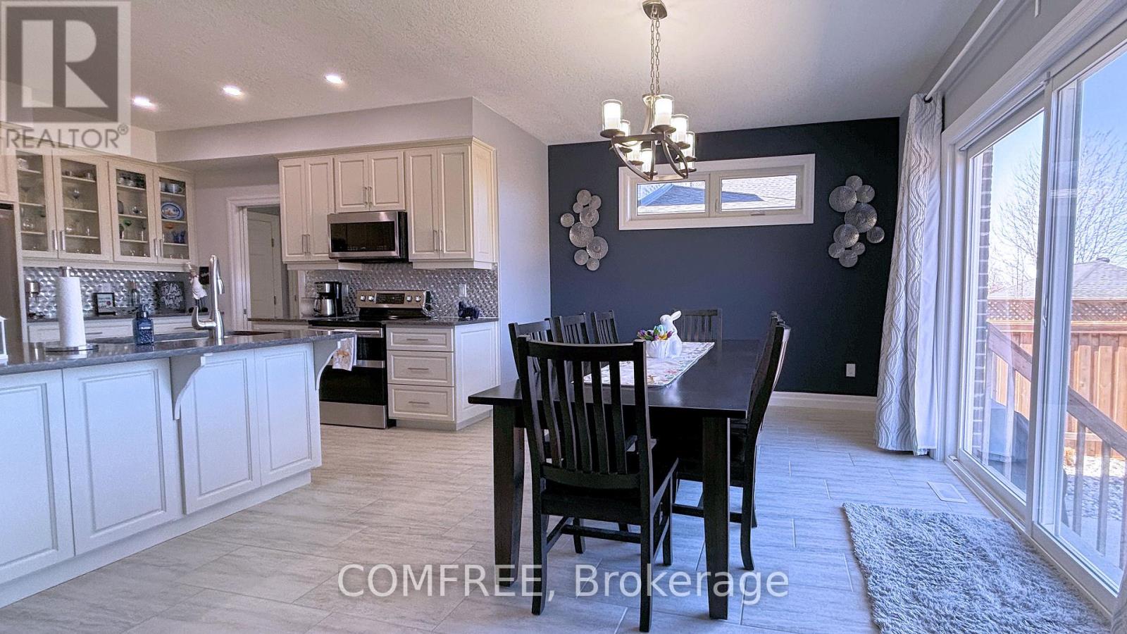 459 Devonshire Road, Saugeen Shores, Ontario  N0H 2C0 - Photo 12 - X12082925