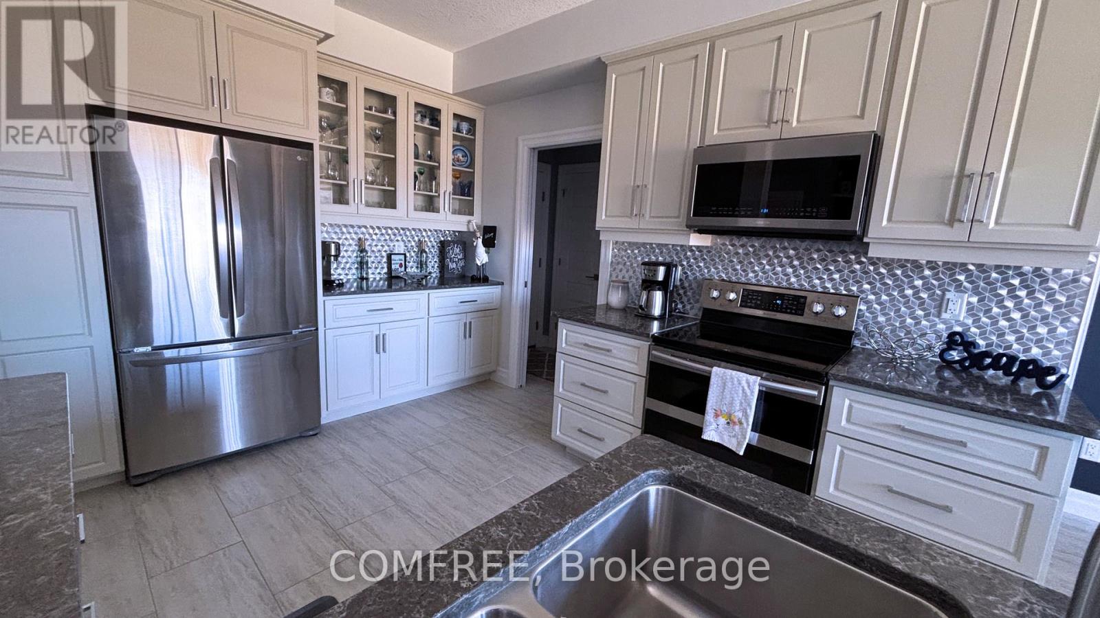 459 Devonshire Road, Saugeen Shores, Ontario  N0H 2C0 - Photo 8 - X12082925
