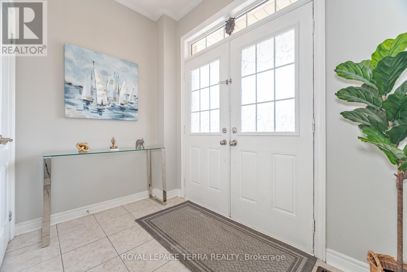 Property at 15 VERSAILLES CRESCENT image 5